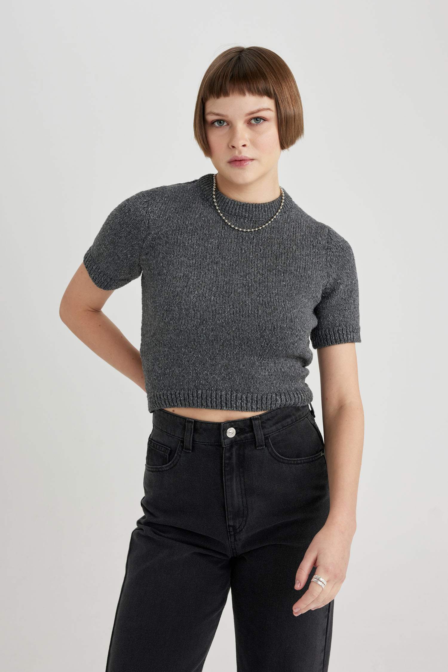 Fitted Crew Neck Short Sleeve Pullover