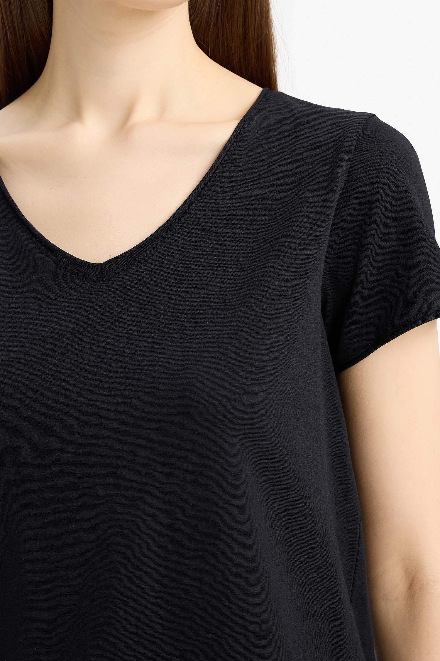 Regular Fit V Yaka Basic Düz Kısa Kollu Tişört