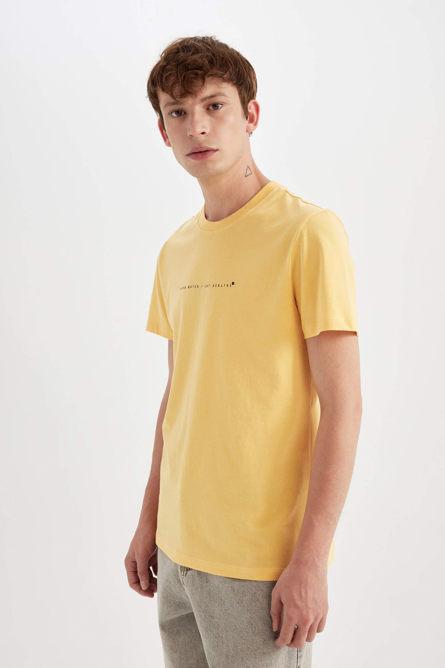 %100 Pamuk Slim Fit Dar Kesim Bisiklet Yaka Baskılı Kısa Kollu Tişört