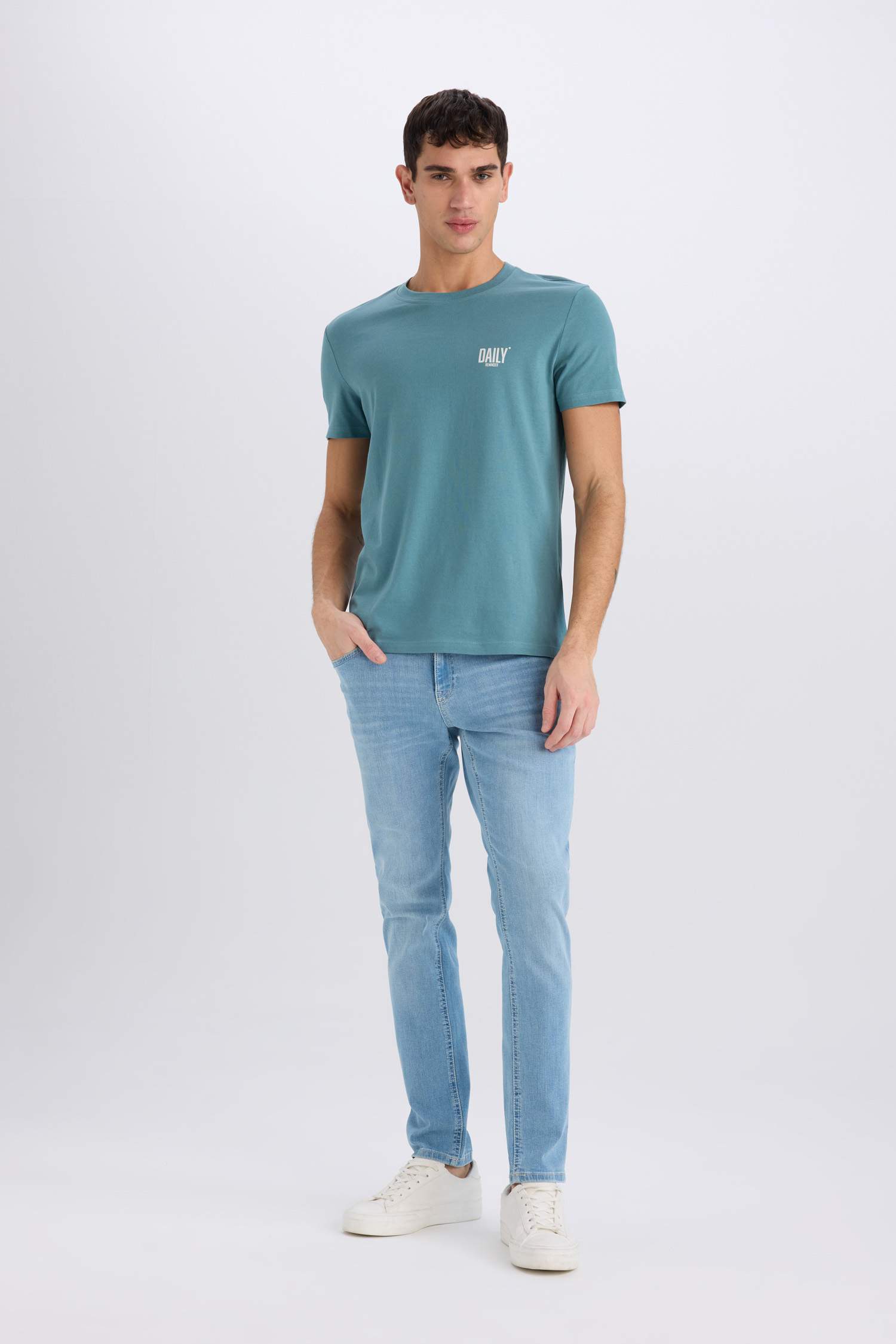 Slim Fit Crew Neck Printed Short Sleeve T-Shirt