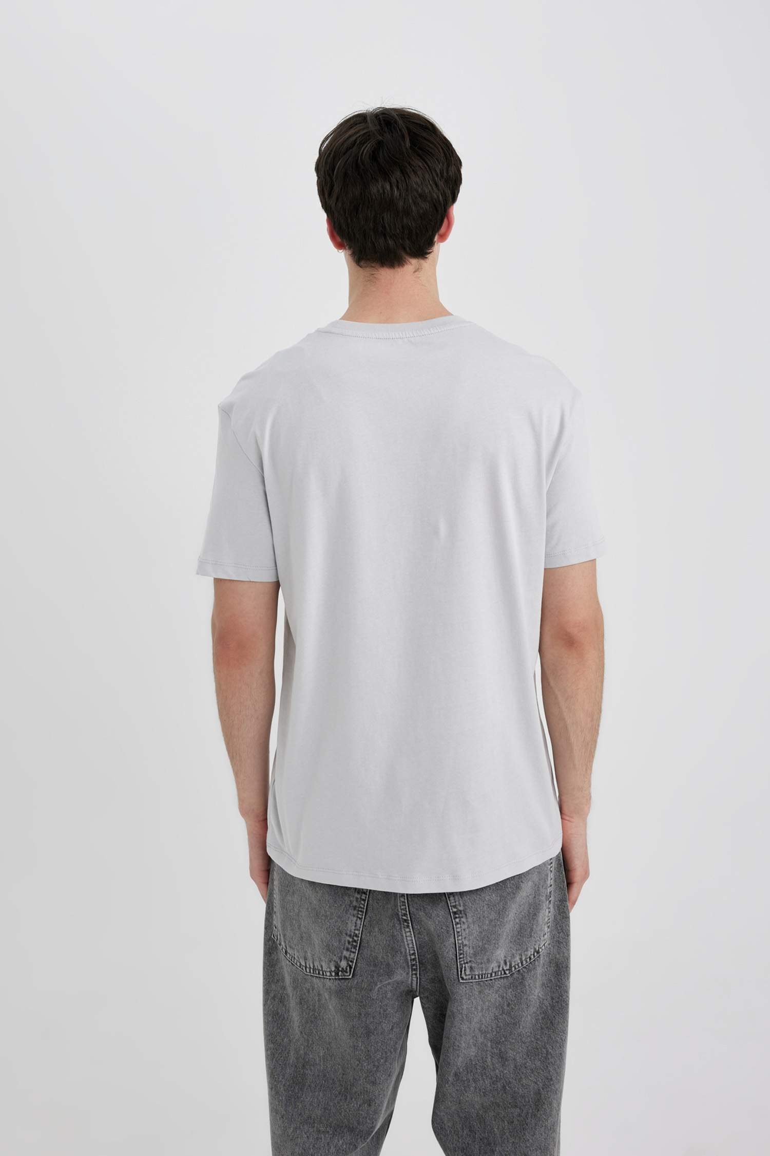 تي شيرت جيرسي قصة عادية بياخة مستديرة