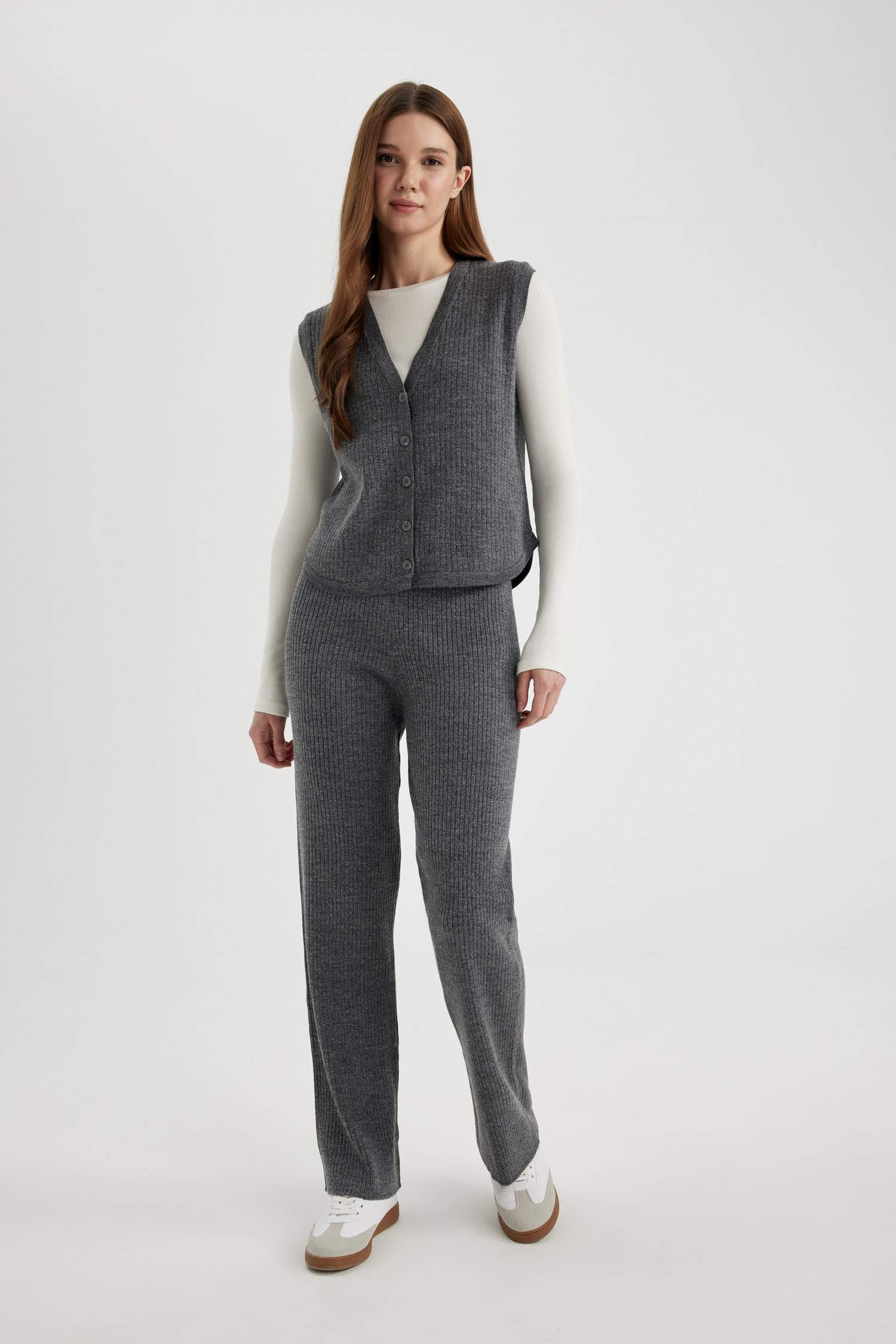 سروال تريكو قصة مستقيمة