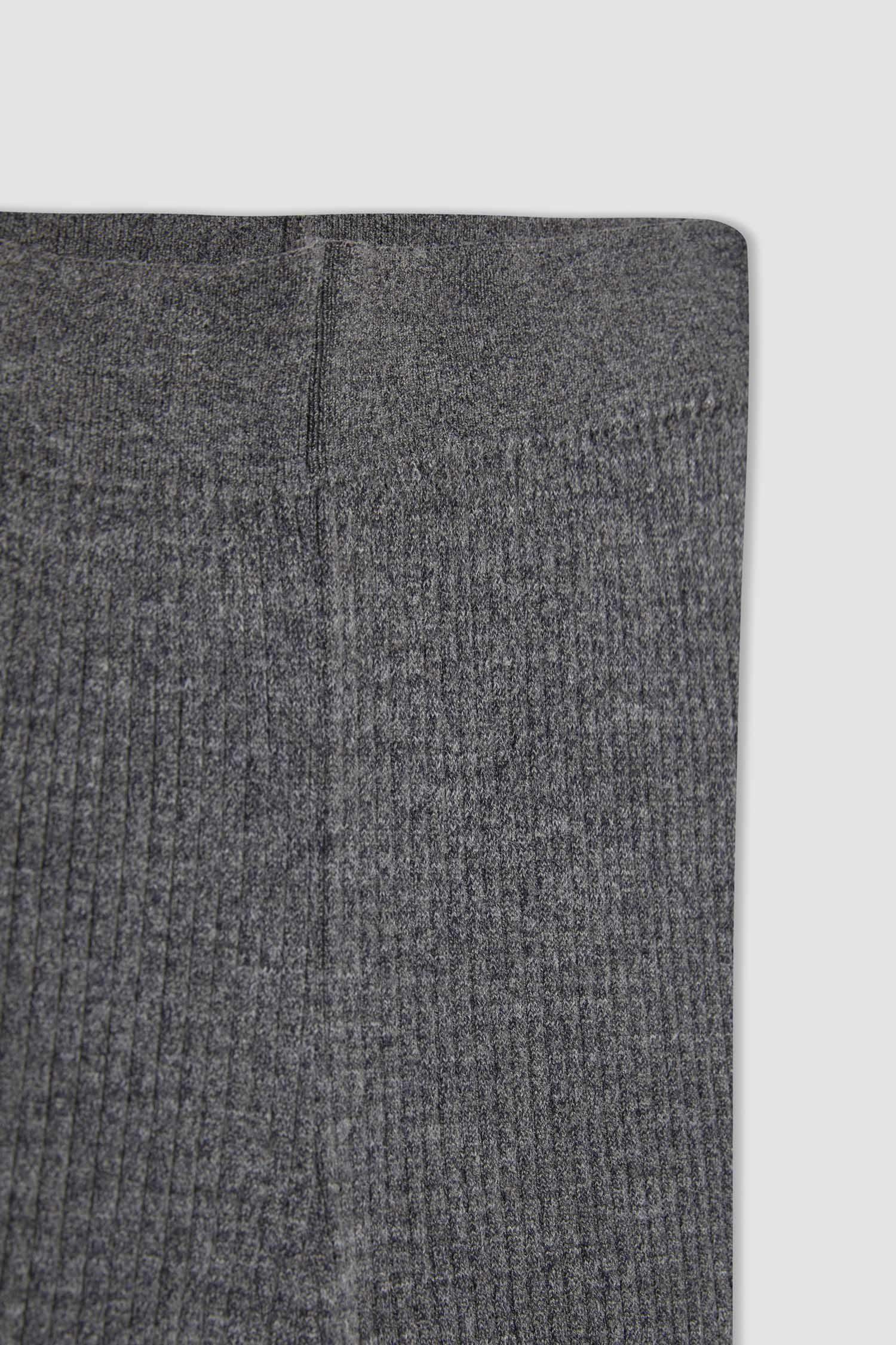 سروال تريكو قصة مستقيمة