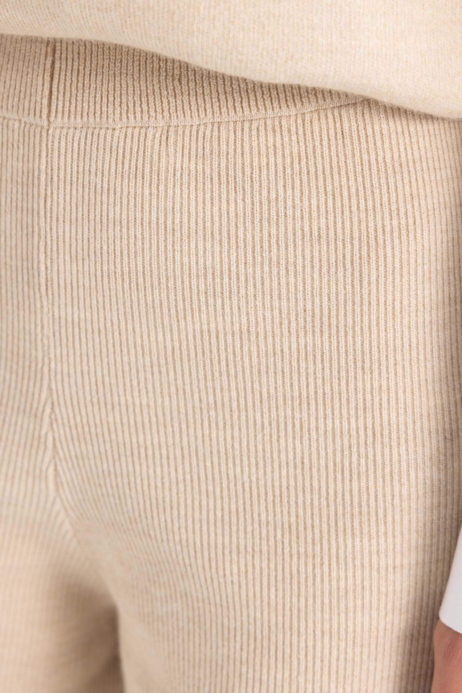 Pantalon Tricot Large à Coupe Droite