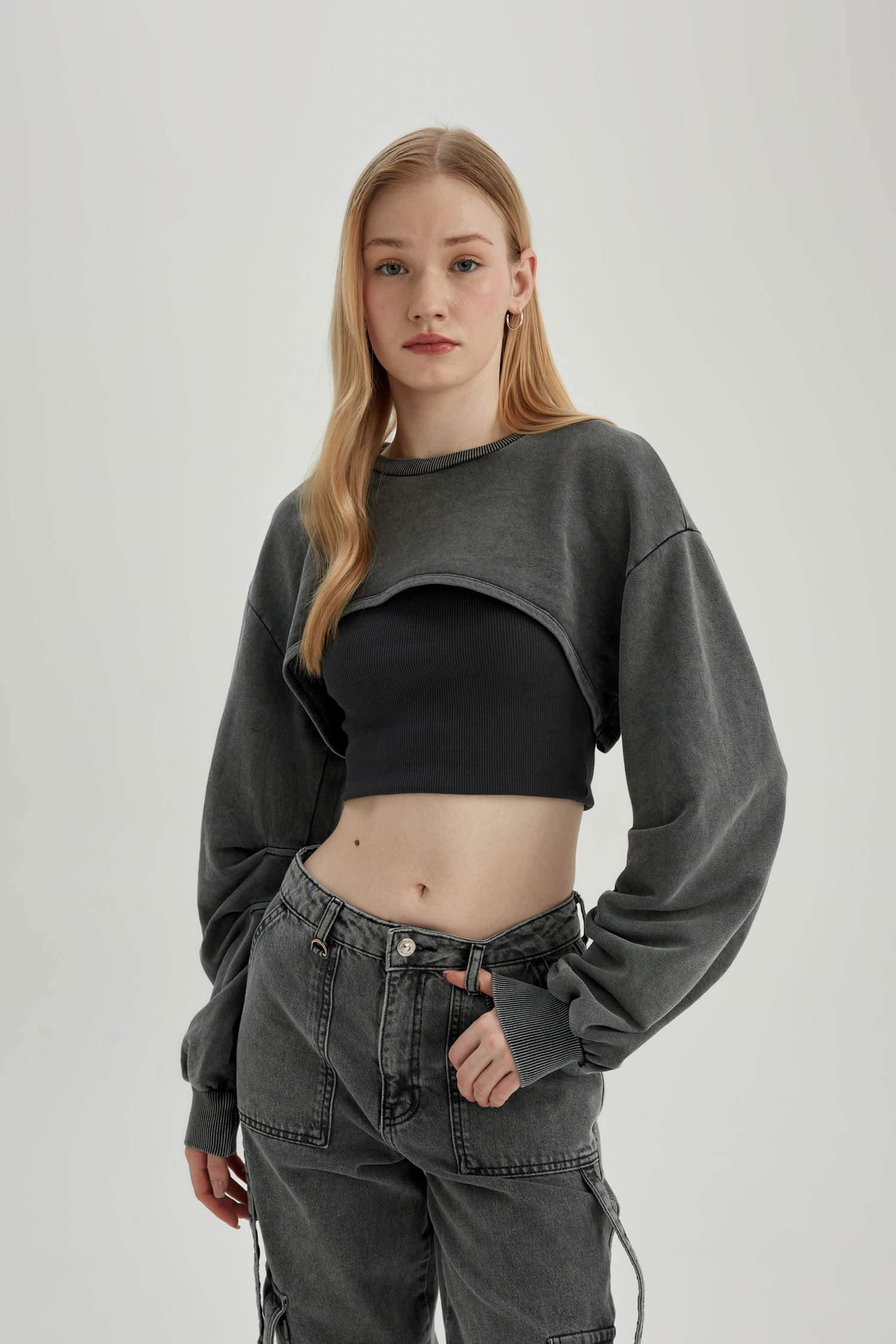 Coool Crop Yıkamalı Soluk Efektli Sweatshirt