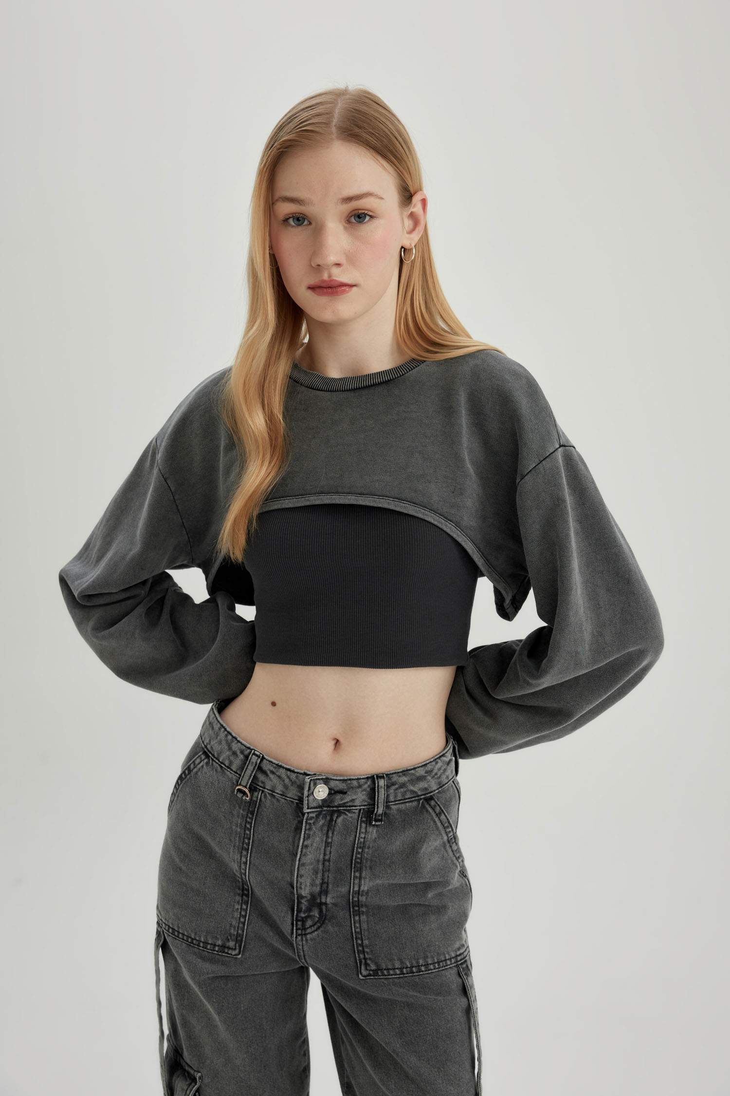 Coool Crop Yıkamalı Soluk Efektli Sweatshirt