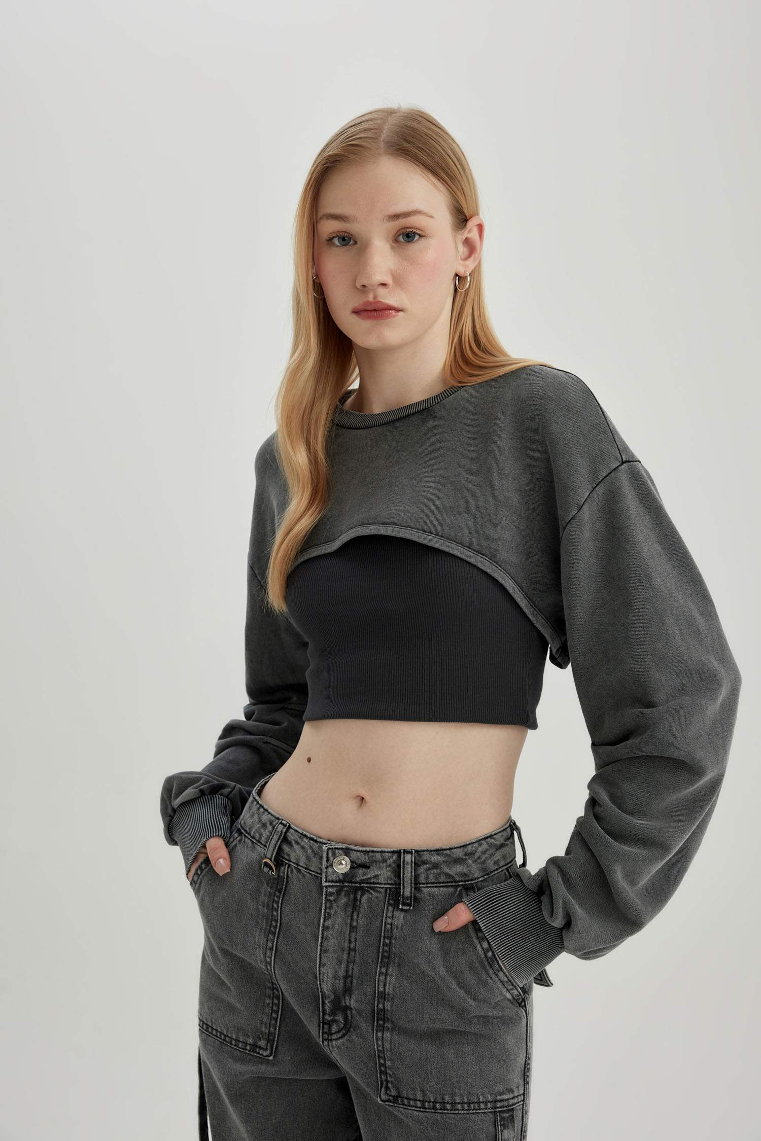 Coool Crop Yıkamalı Soluk Efektli Sweatshirt