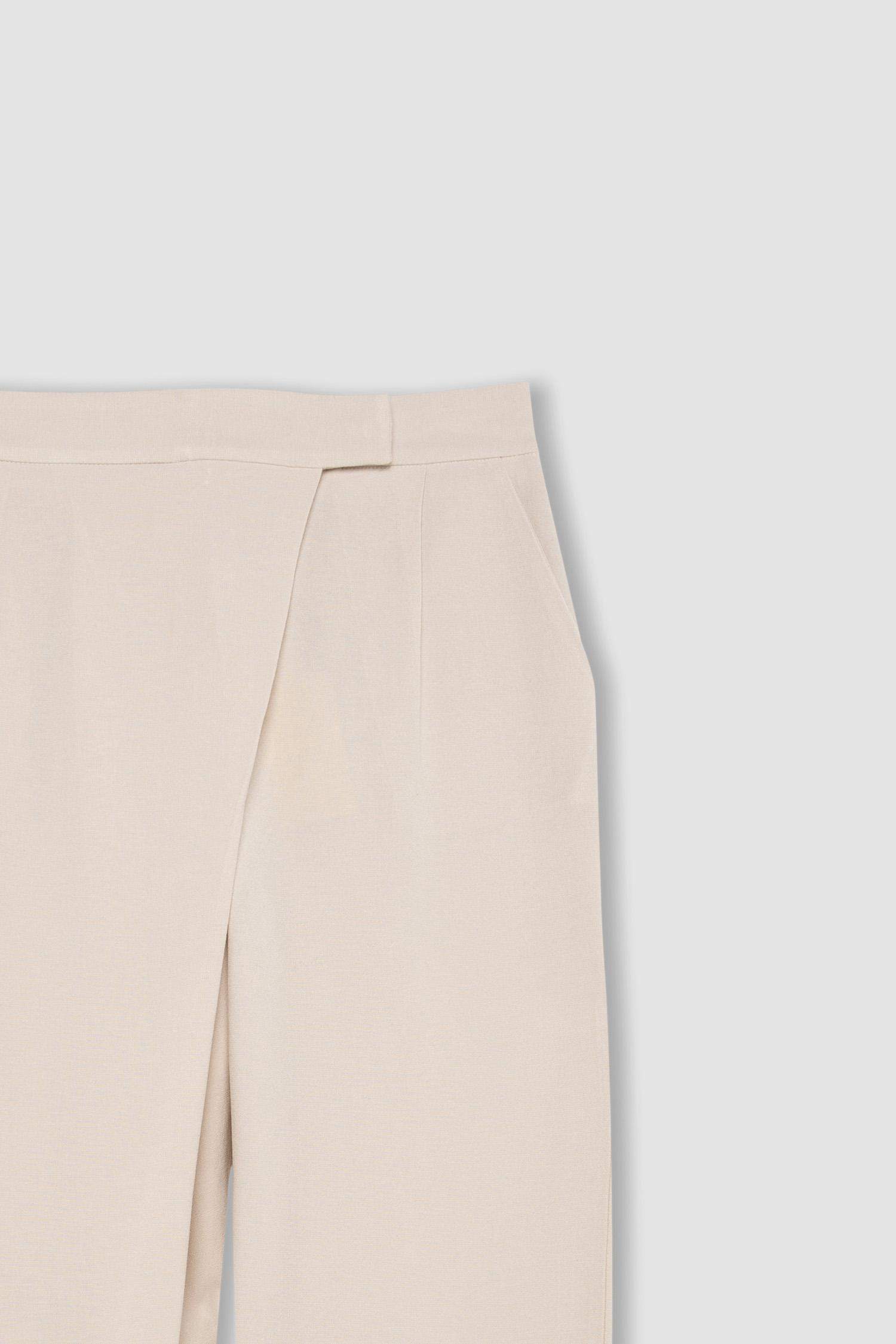 بنطرون قصة عادية