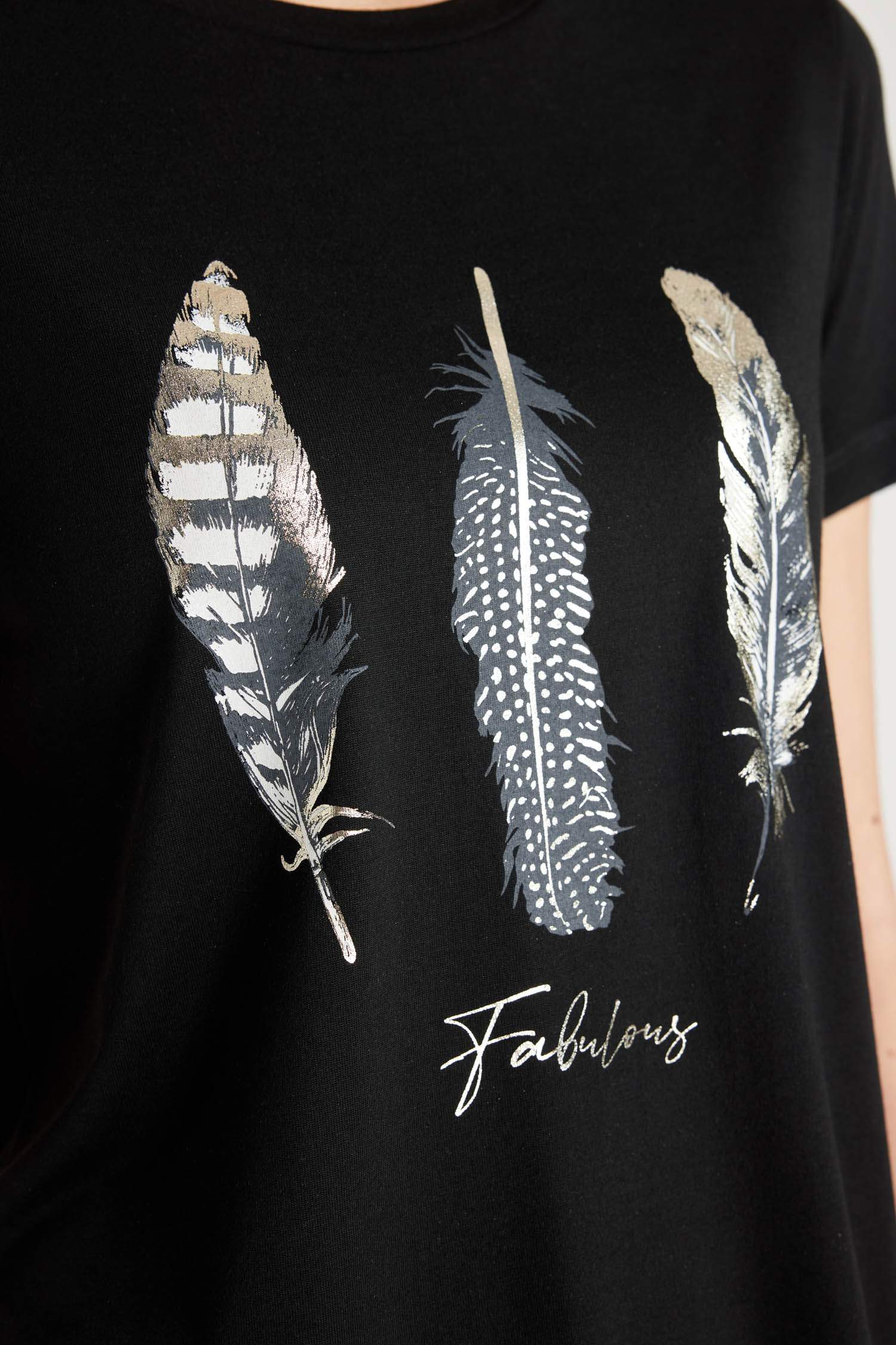 تيشيرت نص كم مطبوع قصة عادية برقبة مستديرة