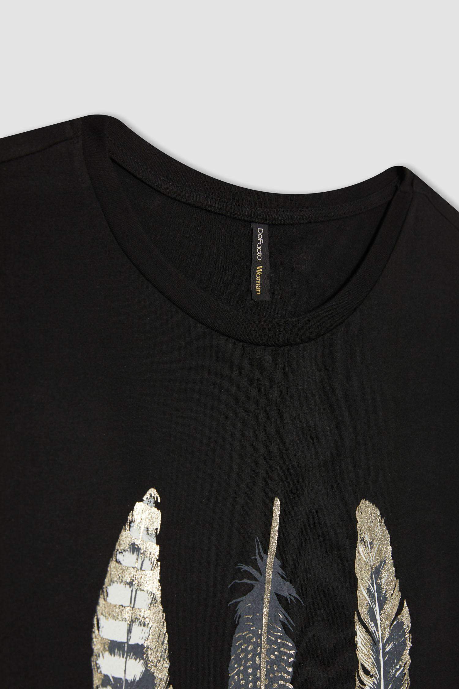 تيشيرت نص كم مطبوع قصة عادية برقبة مستديرة