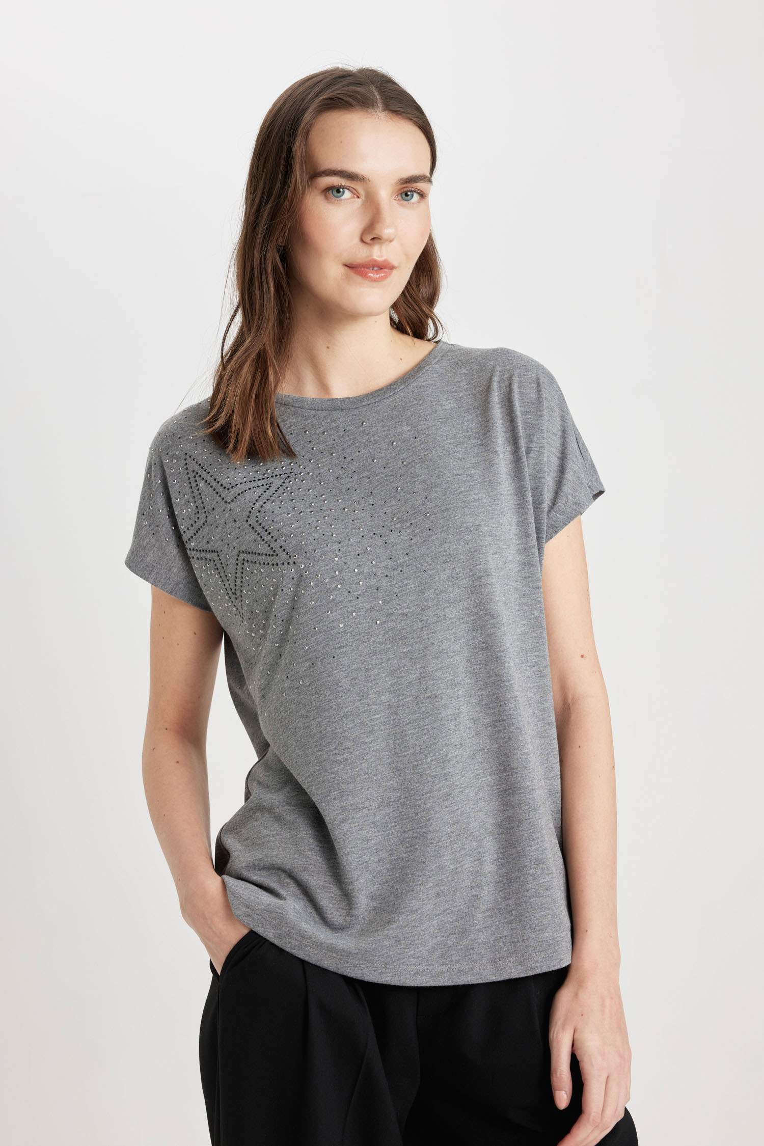 تيشيرت نص ردن بياخة مستديرة وطبعة نجم