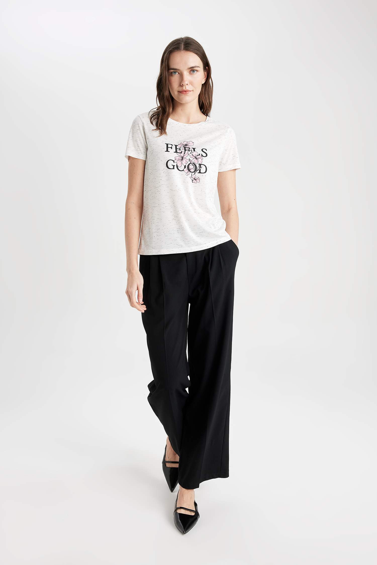 Regular Fit Bisiklet Yaka Çiçekli Kısa Kollu Tişört