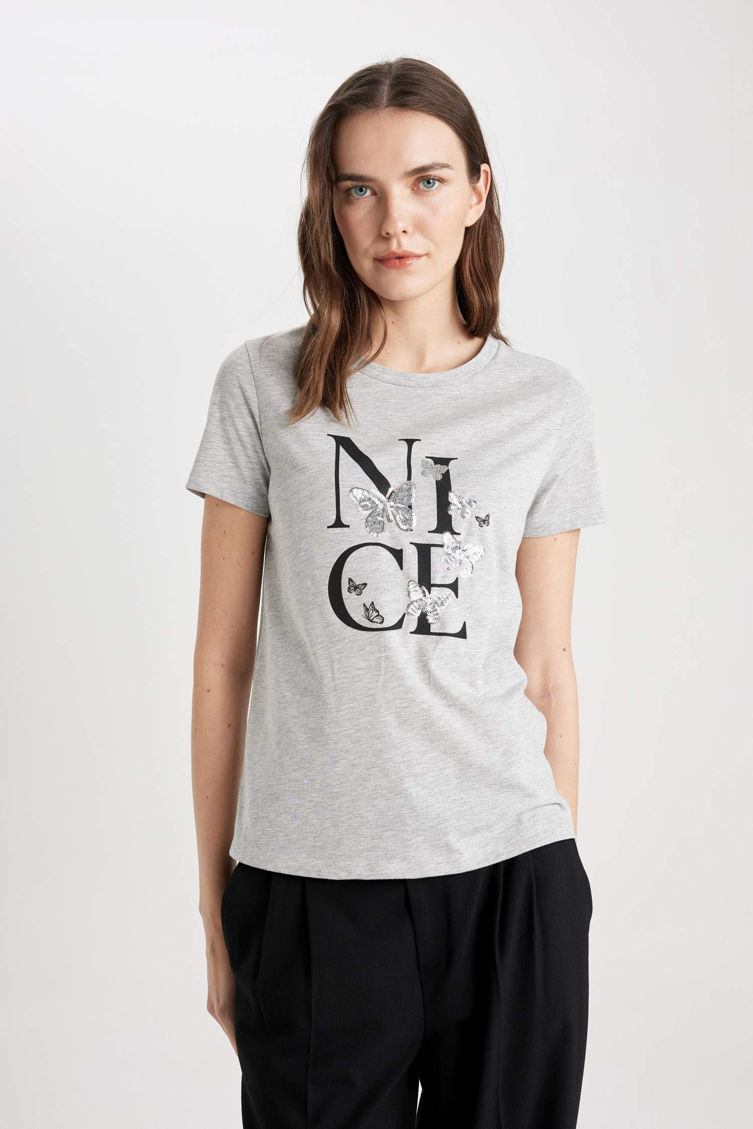 T-Shirt coupe régulière à Manches Courtes à Col Rond et Motif Papillon