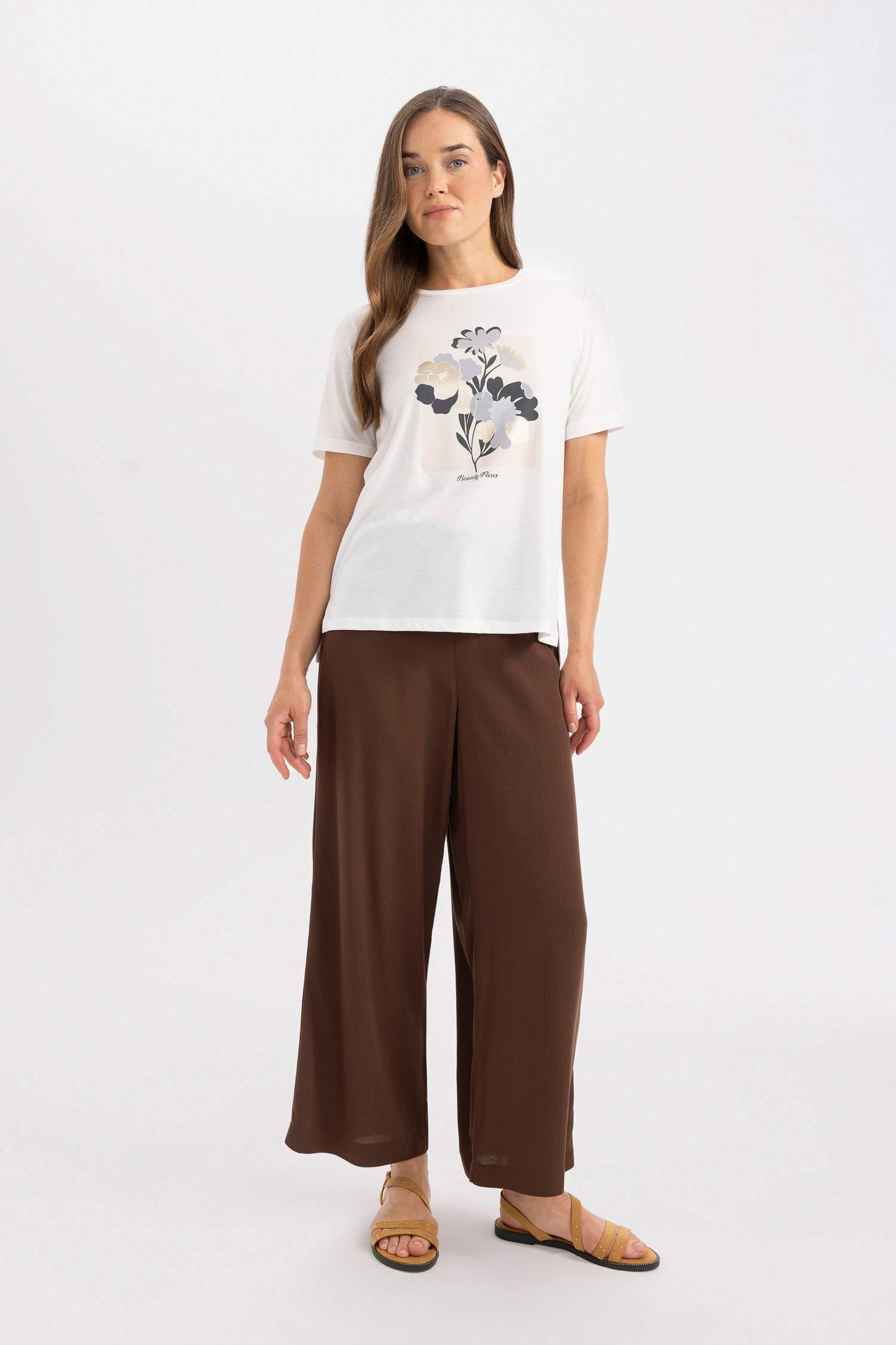 تيشيرت نص كم قصة مريحة برقبة مستديرة