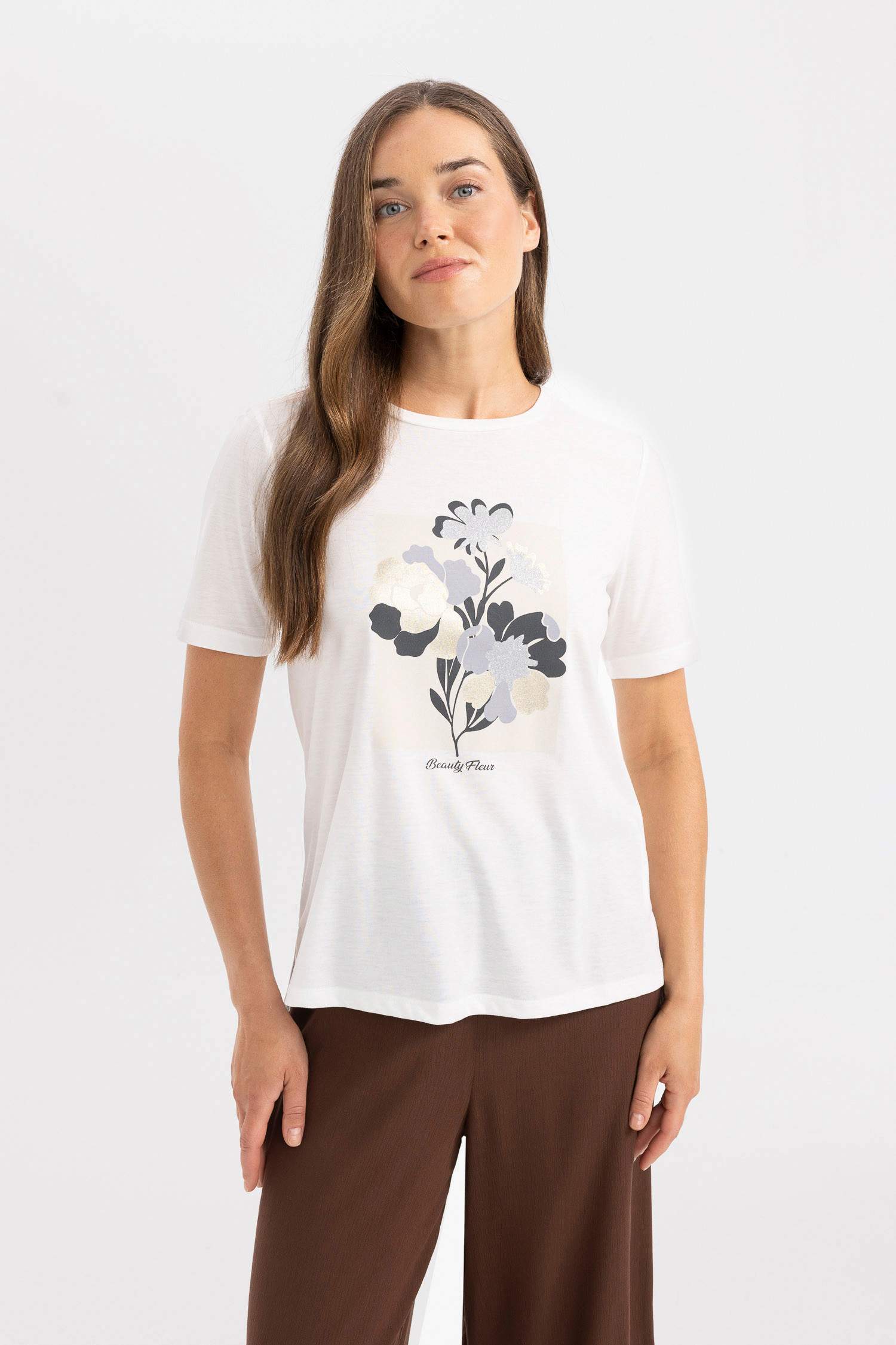 تيشيرت نص كم قصة مريحة برقبة مستديرة