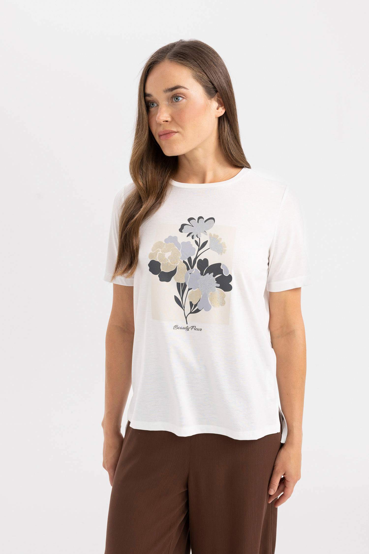 تيشيرت نص كم قصة مريحة برقبة مستديرة