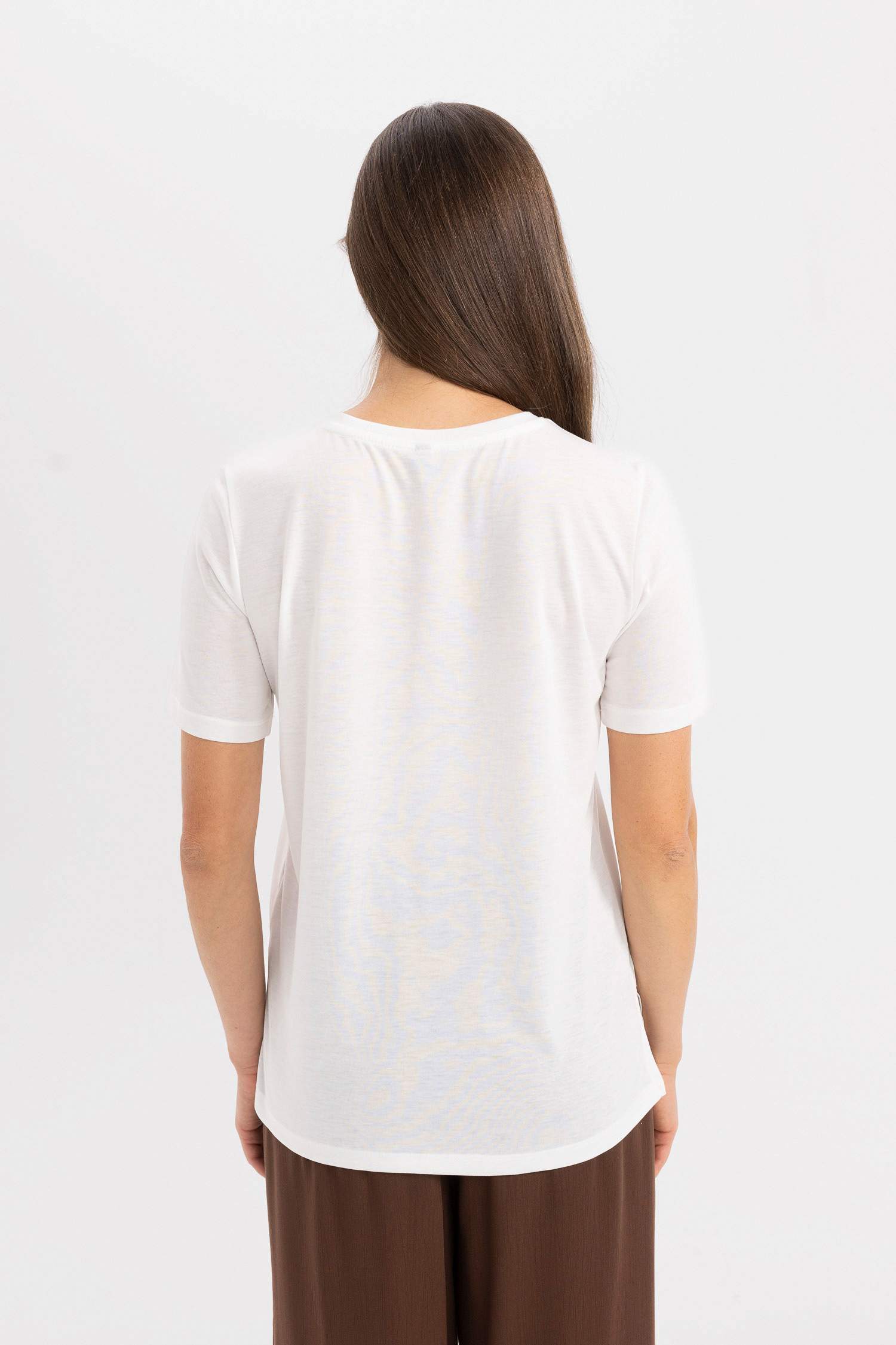 تيشيرت نص كم قصة مريحة برقبة مستديرة