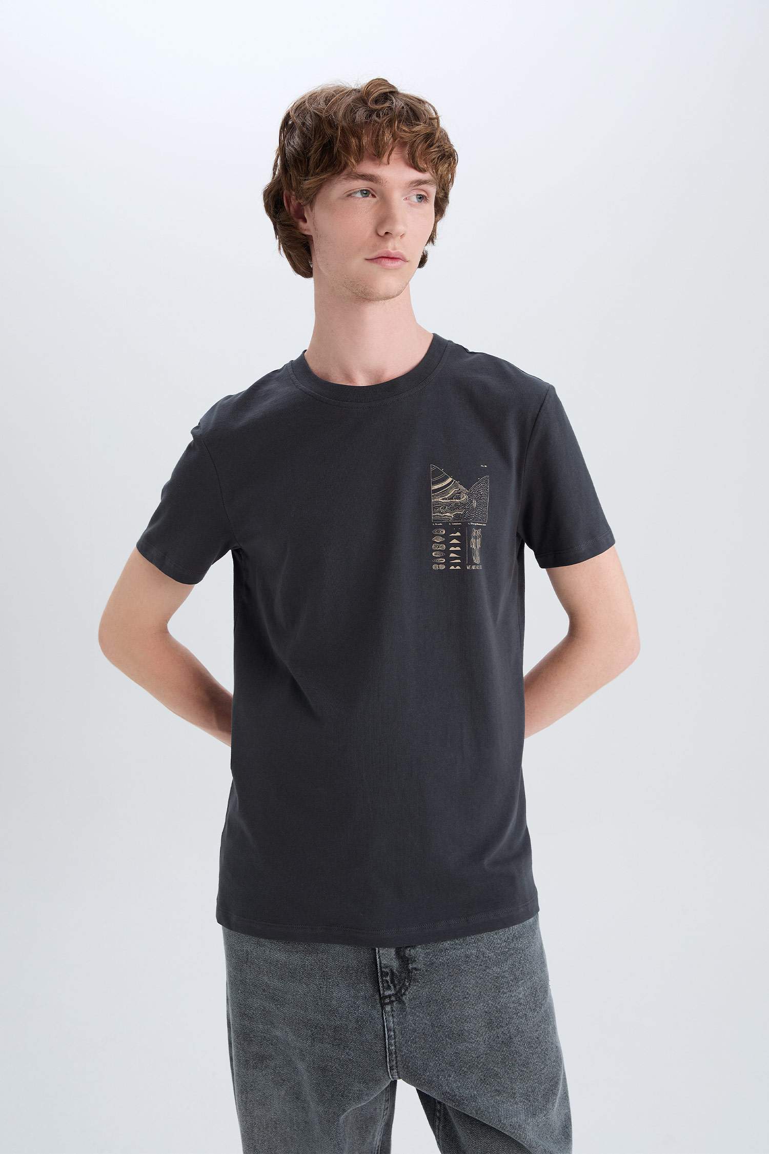 Slim Fit Crew Neck Printed Short Sleeve T-Shirt