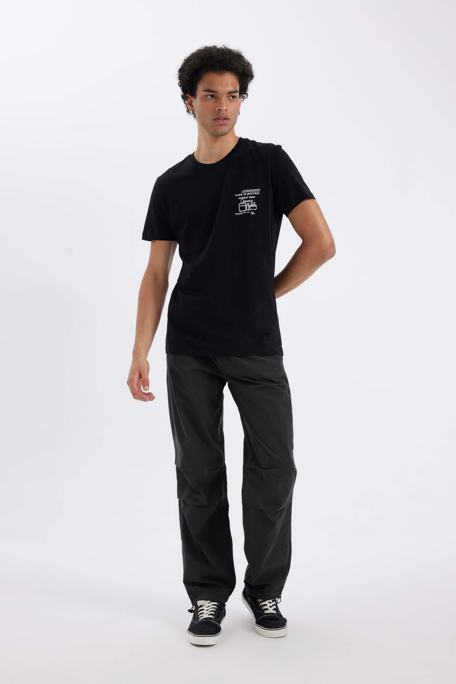 %100 Pamuk Siyah Slim Fit Dar Kesim Bisiklet Yaka Baskılı Kısa Kollu Tişört