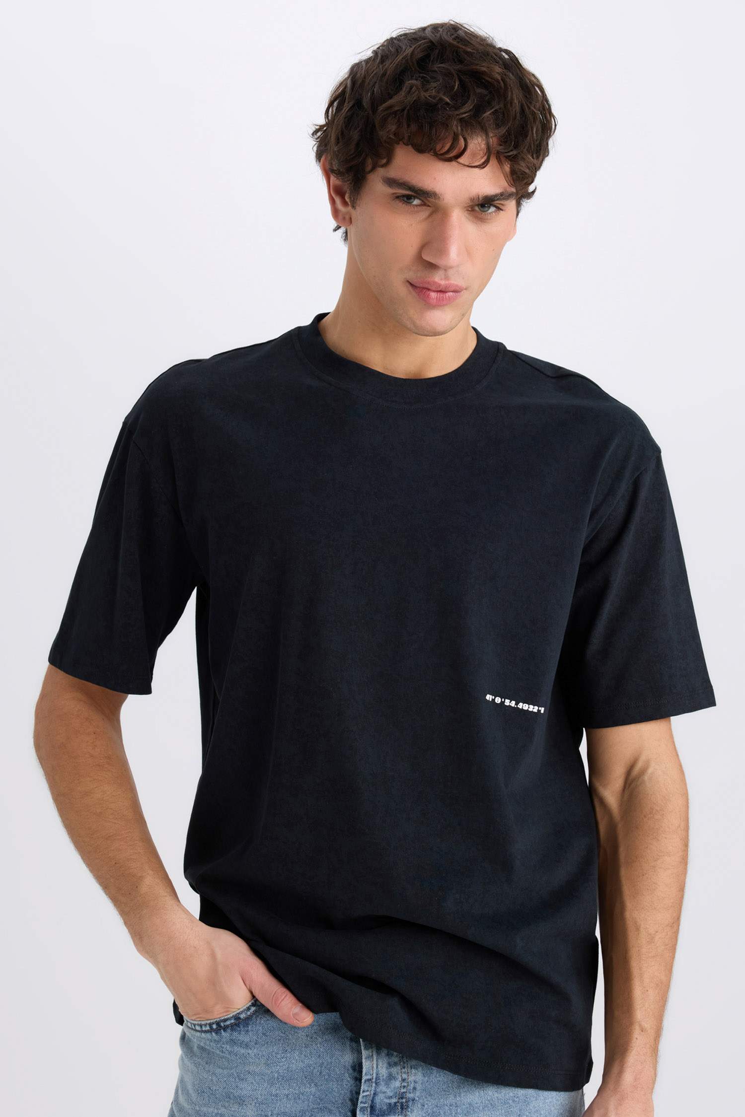 Boxy Fit Crew Neck Printed Short Sleeve T-Shirt