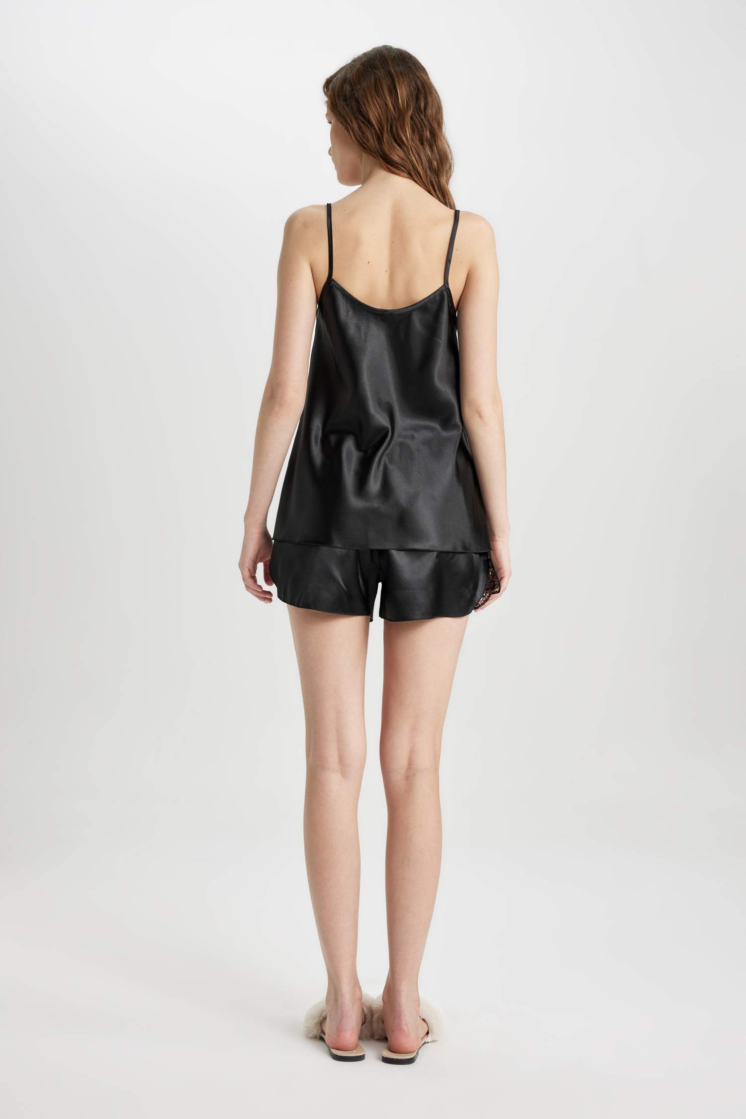 Fall in Love Regular Fit Askılı Şortlu Saten Pijama Takımı