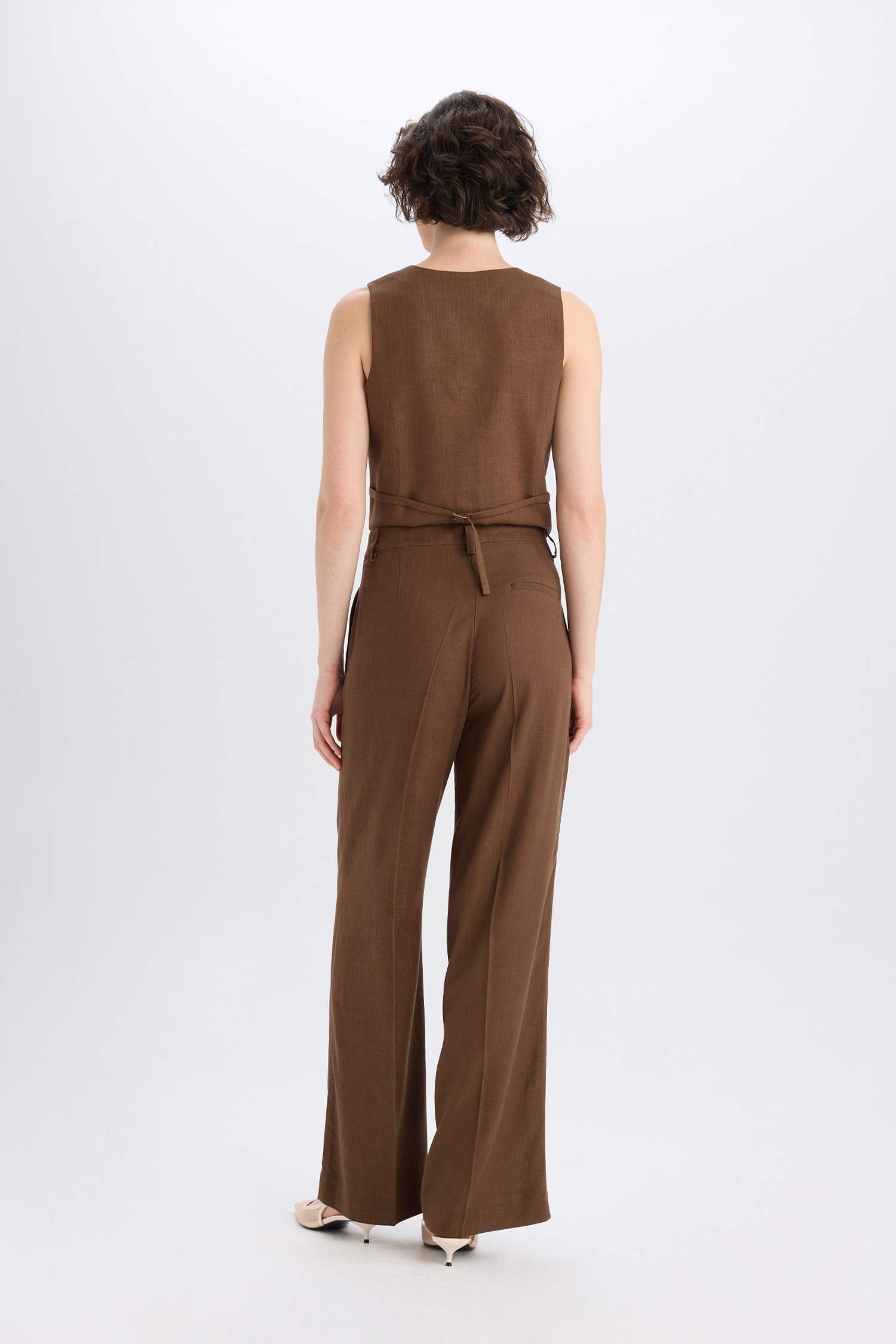 Широкие брюки из смесового льна с высокой посадкой и карманами