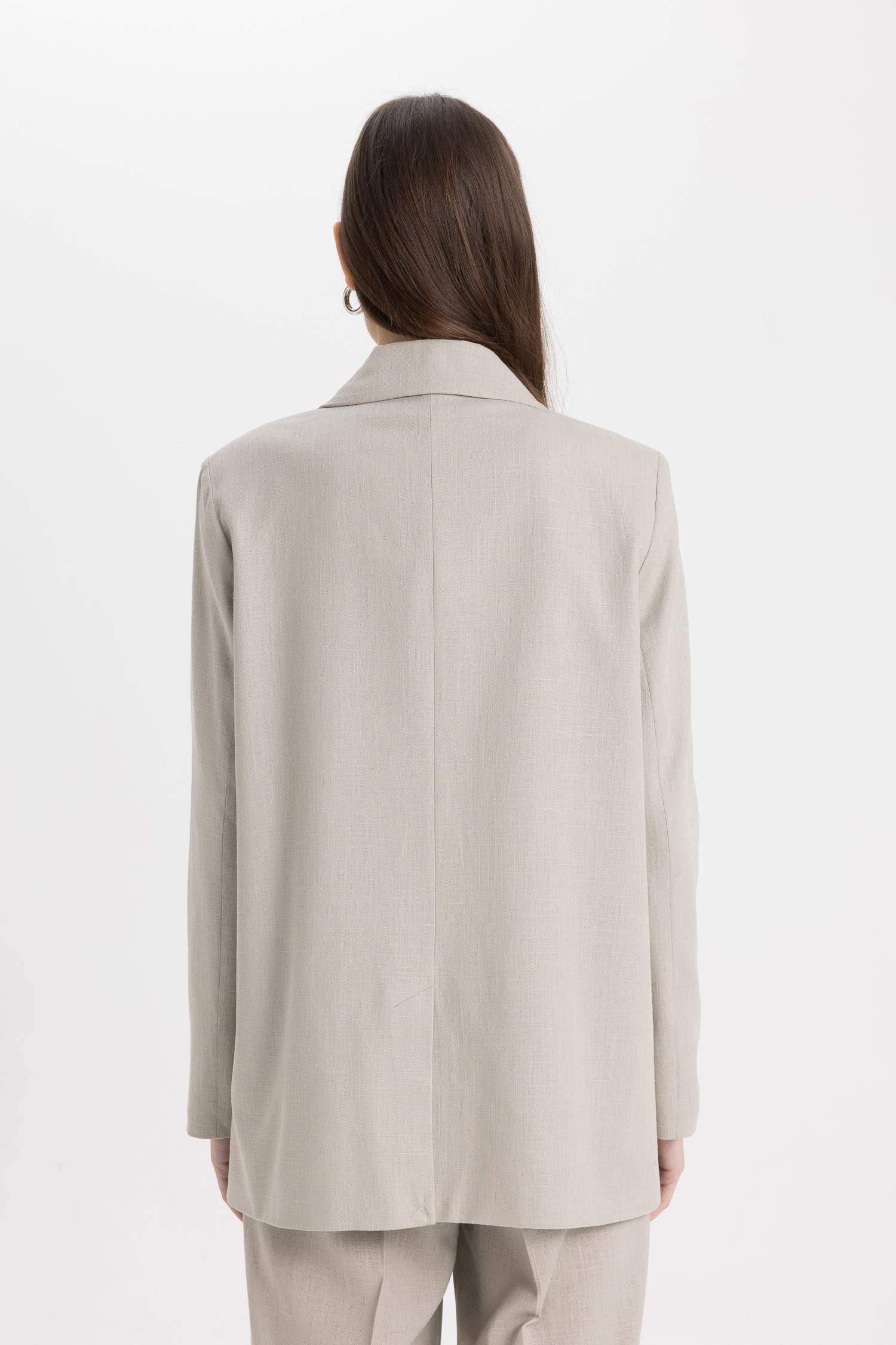 جاكيت بليزر اوفر سايز مخطط ممزوج بالكتان