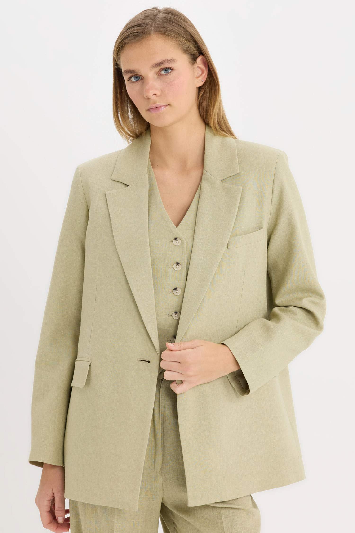 Блейзер оверсайз из смесового льна с воротником пиджачного типа