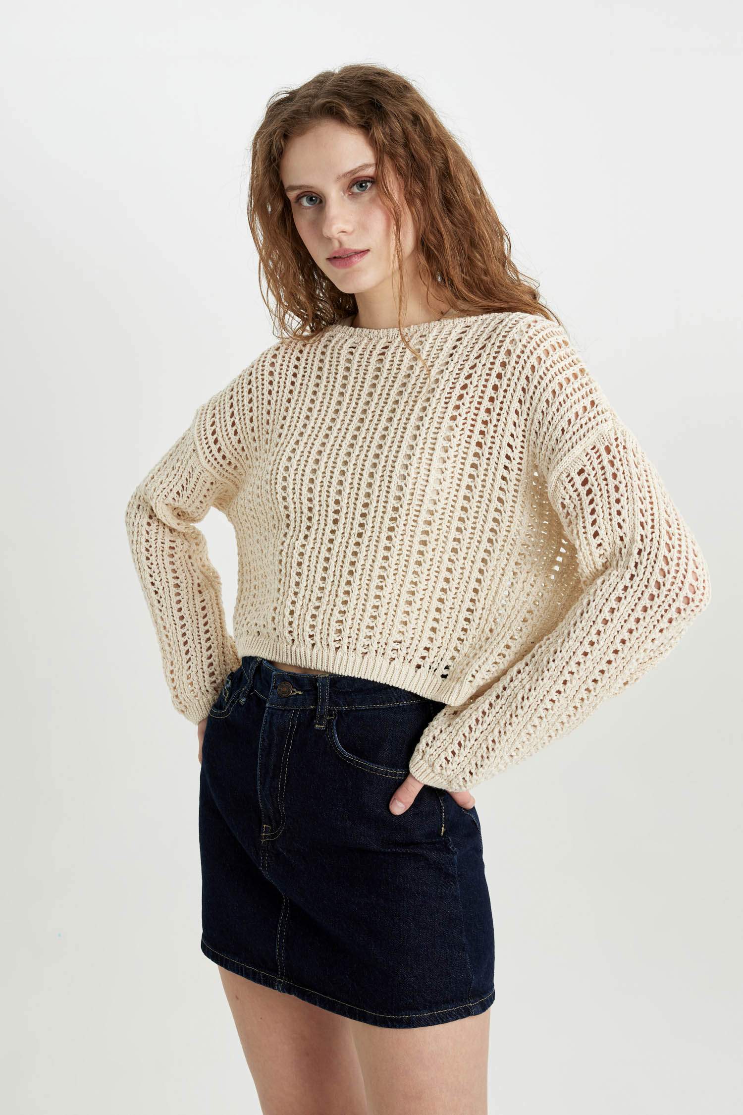 Crop Kayık Yaka Kroşe Triko Kazak