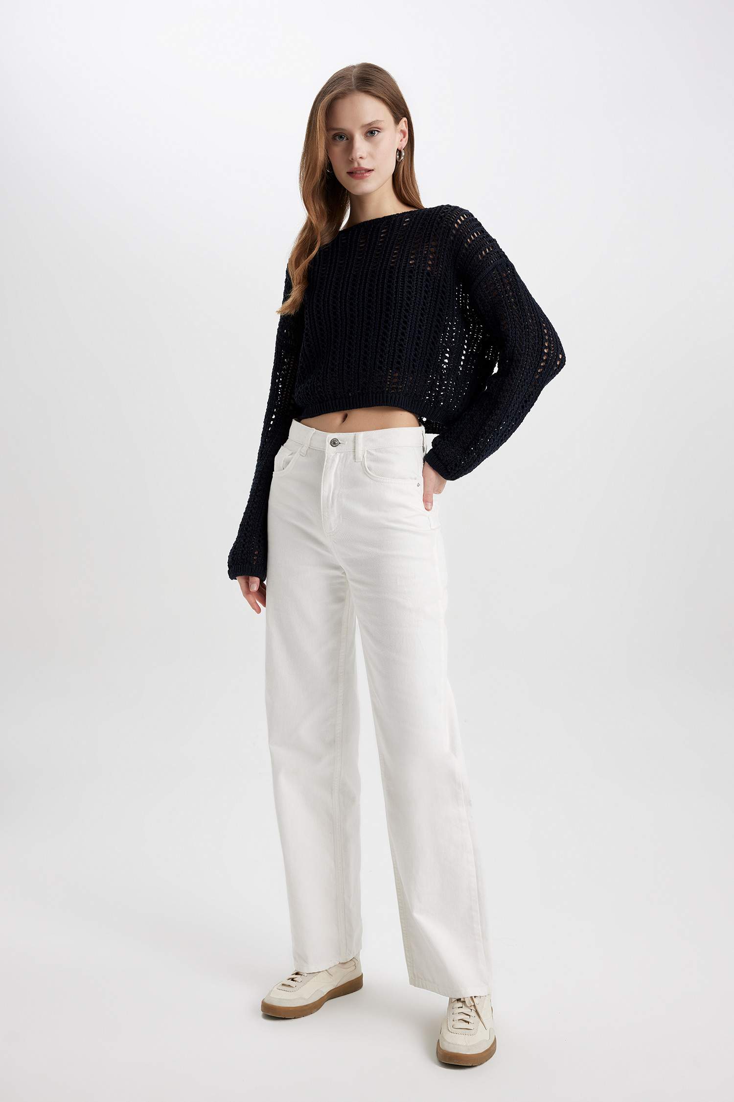 بلوفر قصير كروشيه برقبة قارب