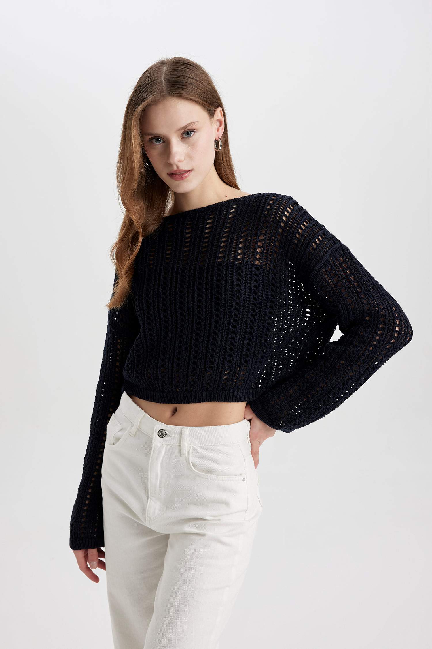 بلوفر قصير كروشيه برقبة قارب