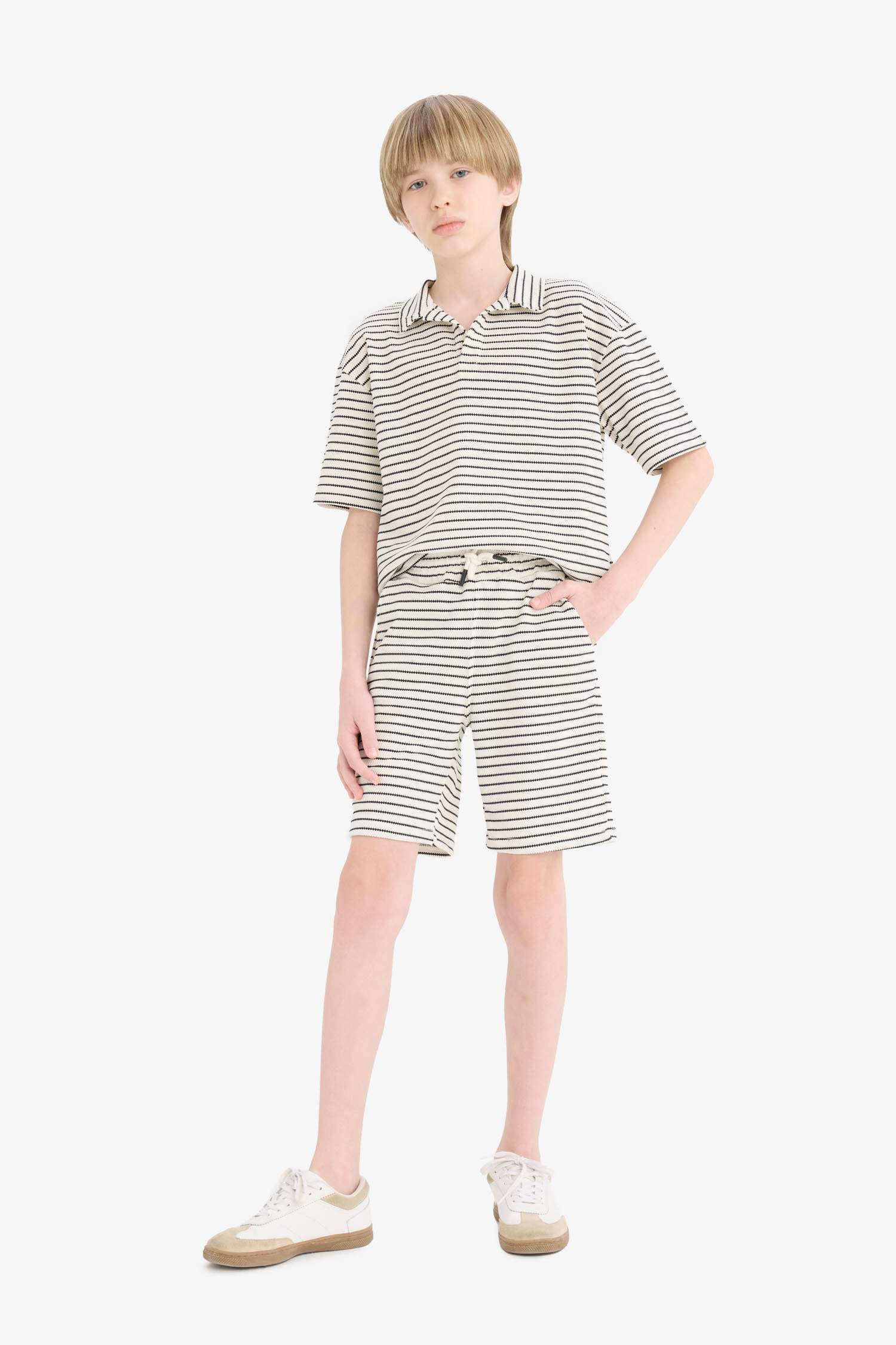 Комплект из 2 частей: полосатая рубашка поло с коротким рукавом и шорты на резинке для мальчика