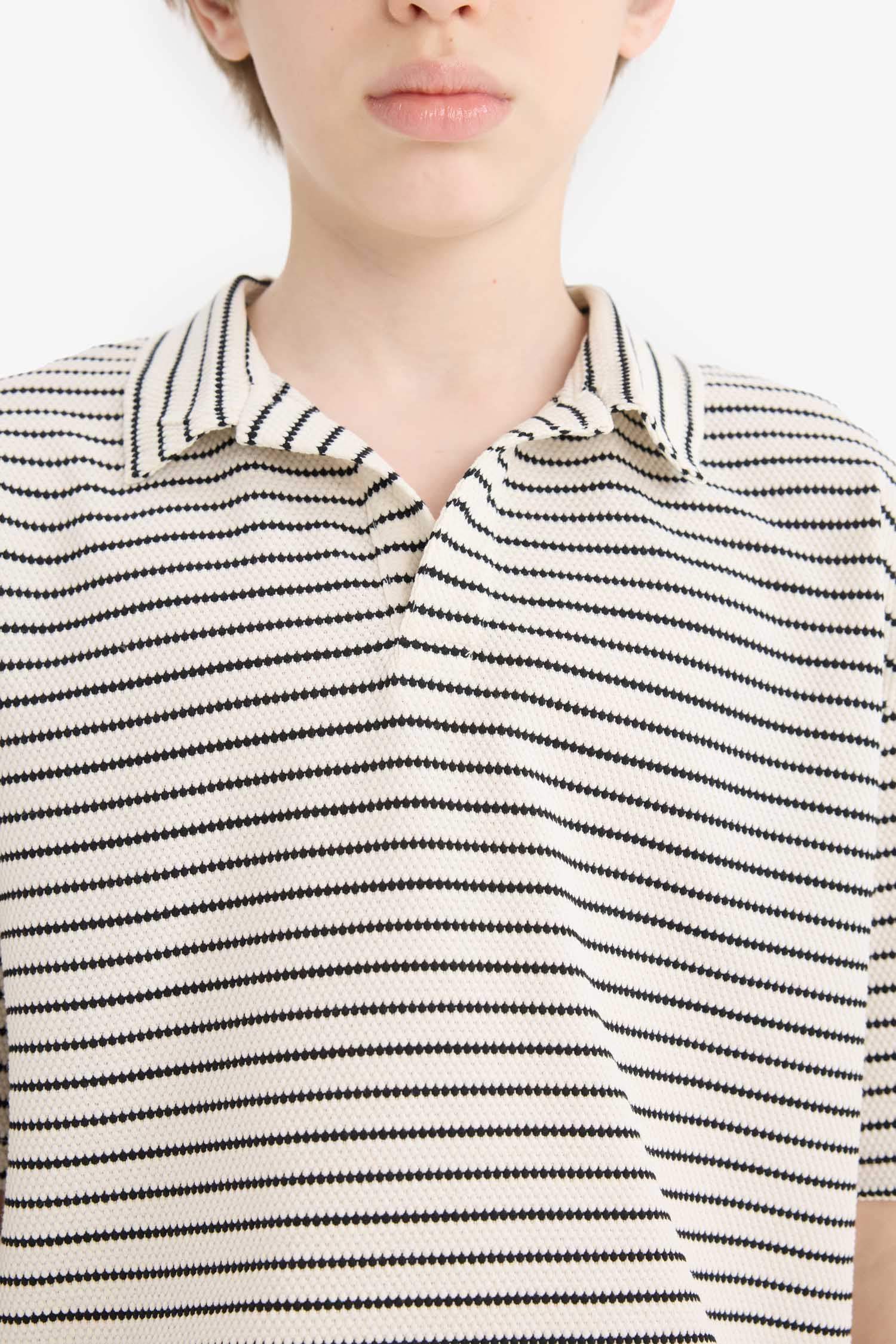 Комплект из 2 частей: полосатая рубашка поло с коротким рукавом и шорты на резинке для мальчика