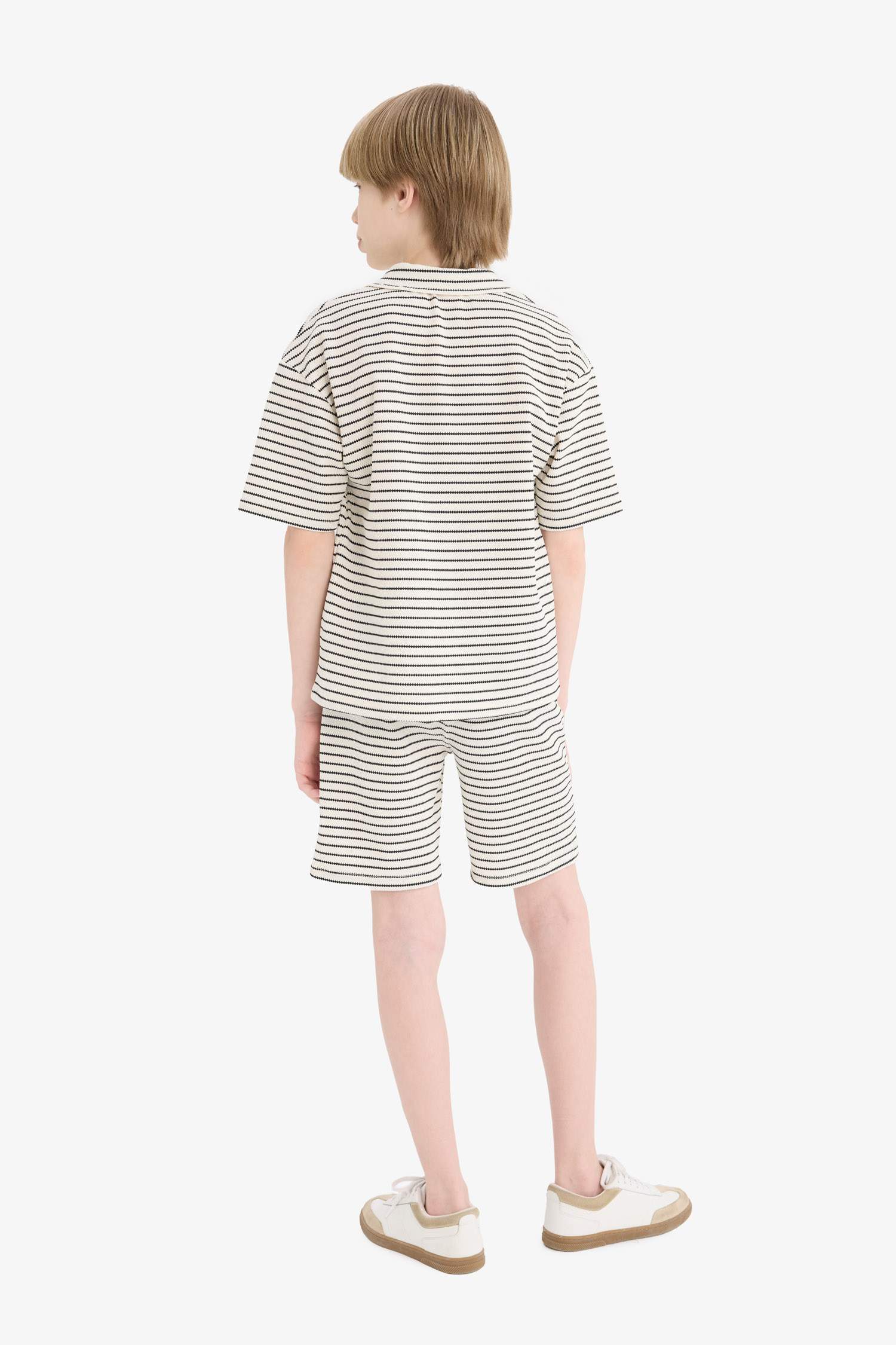 Комплект из 2 частей: полосатая рубашка поло с коротким рукавом и шорты на резинке для мальчика