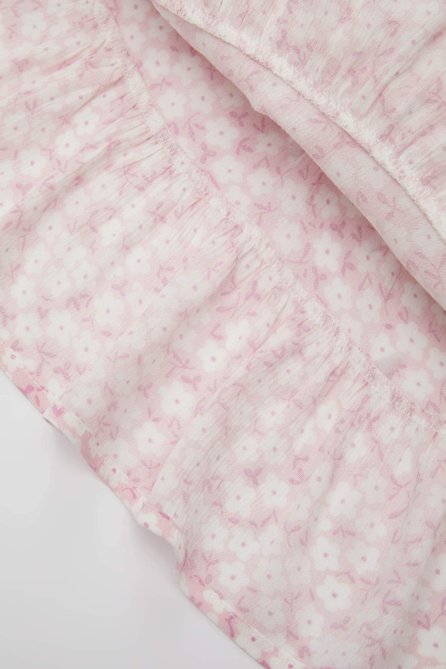 فستان فلورال من قماش مجعد قصة عادية نص كم بياقة مستديرة