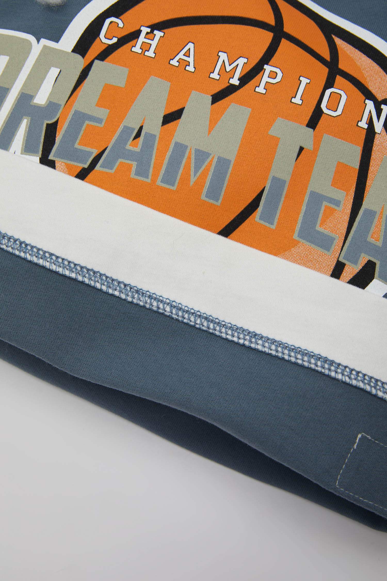 سيت ولادي رياضي تيشيرت وبنطلون - قطعتين