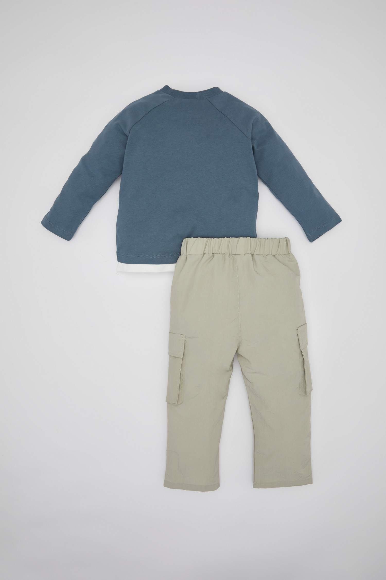 سيت ولادي رياضي تيشيرت وبنطلون - قطعتين