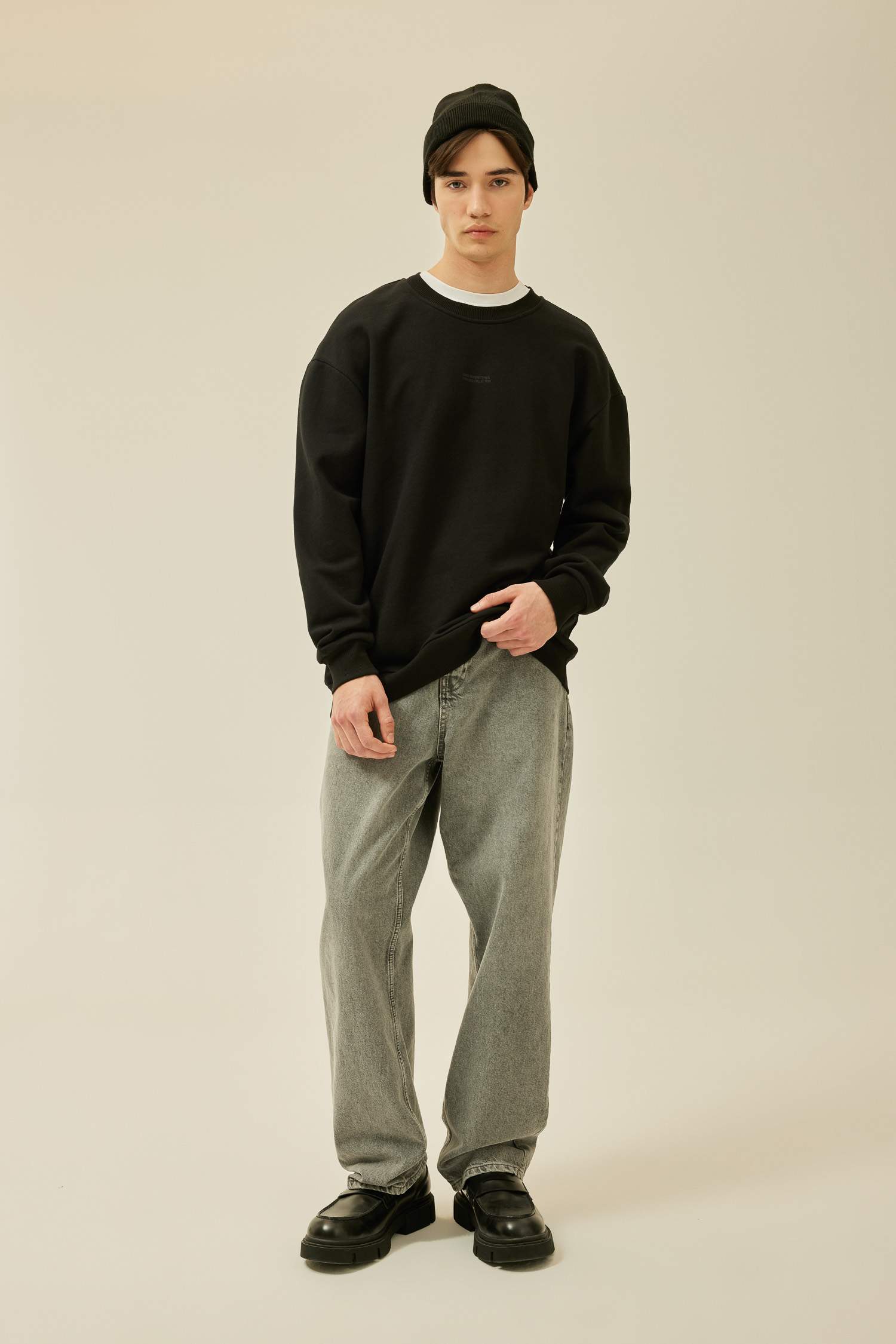 سويت شيرت أوفر سايز مطبوع برقبة مستديرة