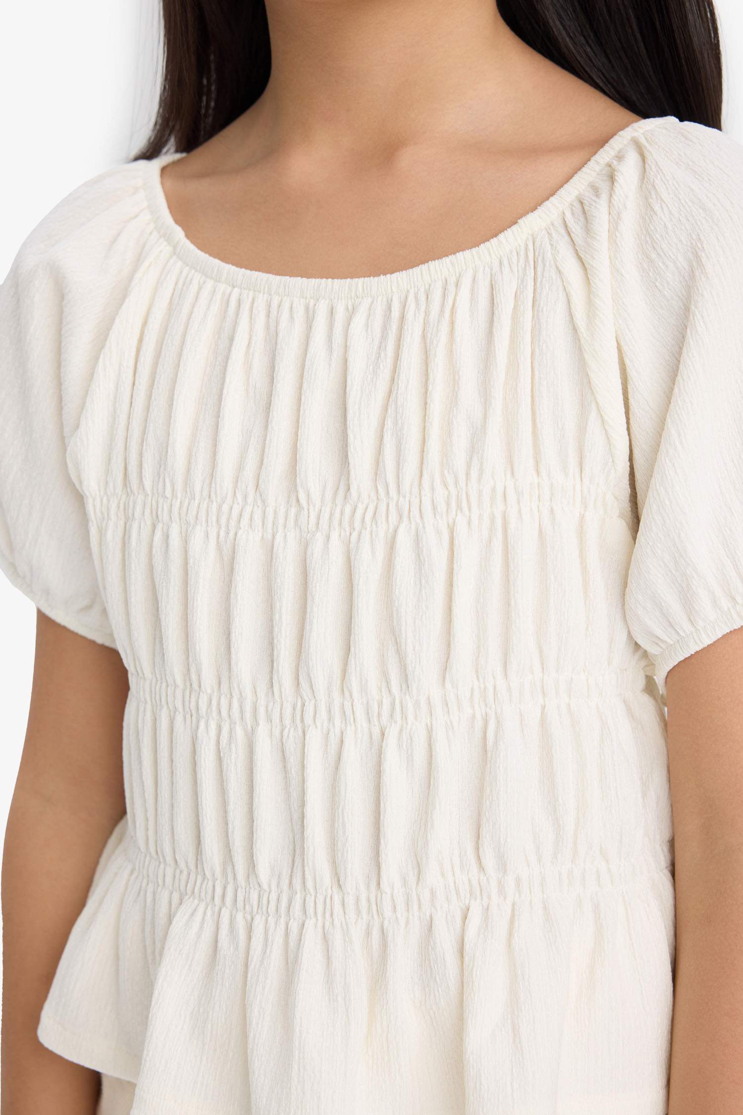 Kız Çocuk Relax Fit Bisiklet Yaka Bürümcük Kısa Kollu Bluz