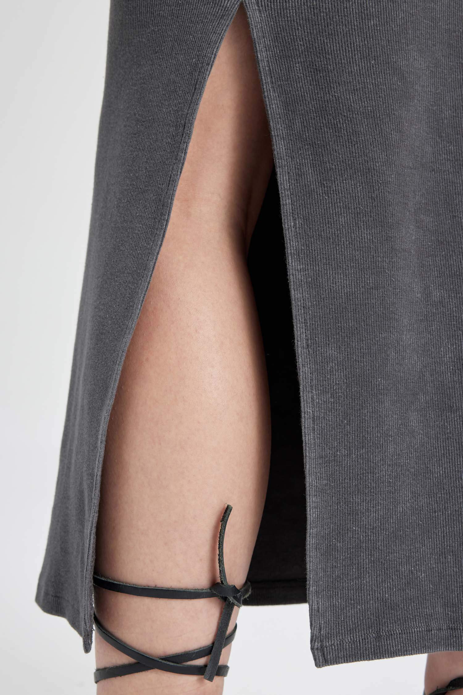 Bodycon Vücudu Saran Bisiklet Yaka Fitilli Kaşkorse Kısa Kollu Maxi Elbise