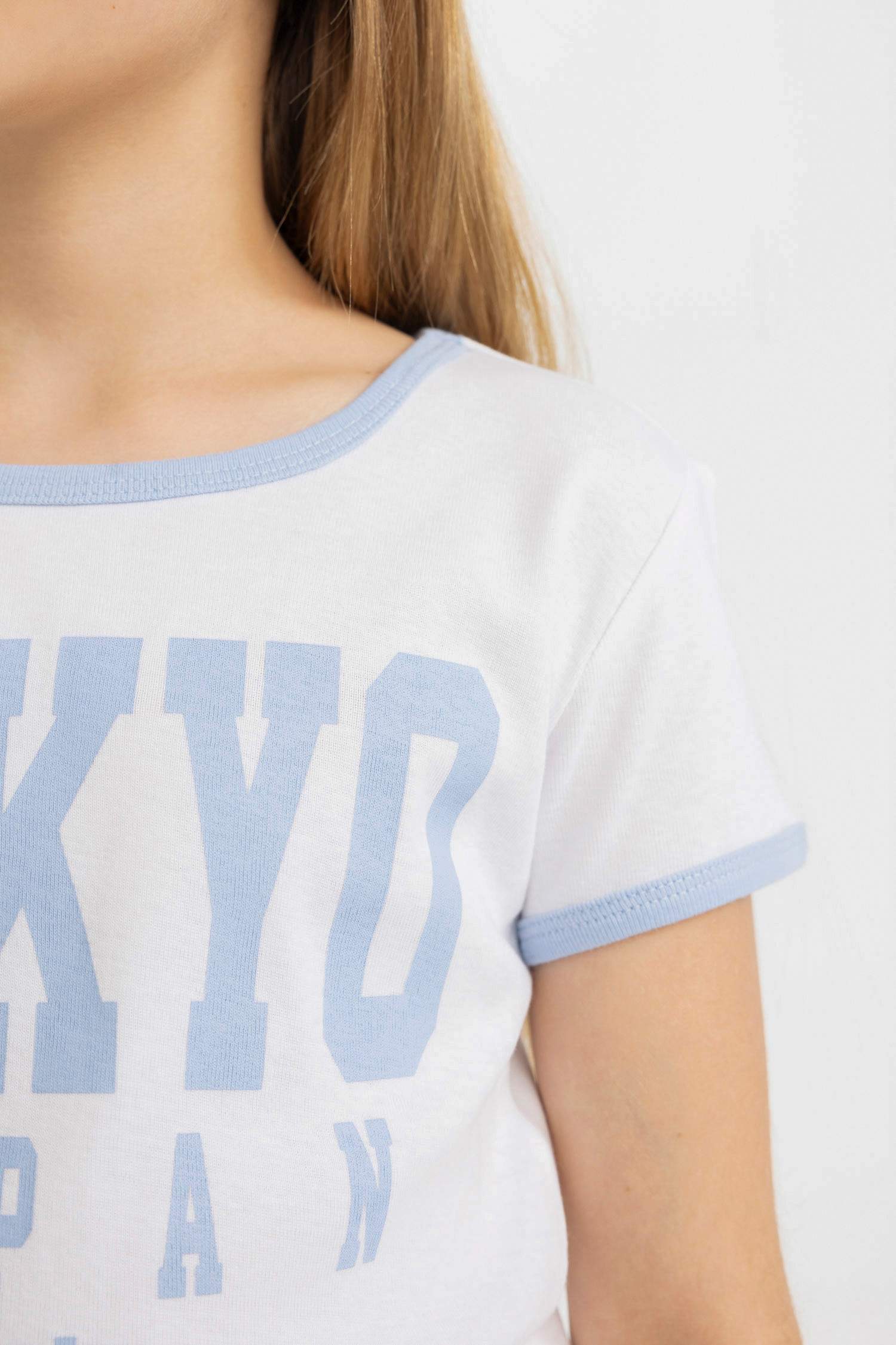 تيشيرت بناتي نص ردن مطبوع وياخة مستديرة