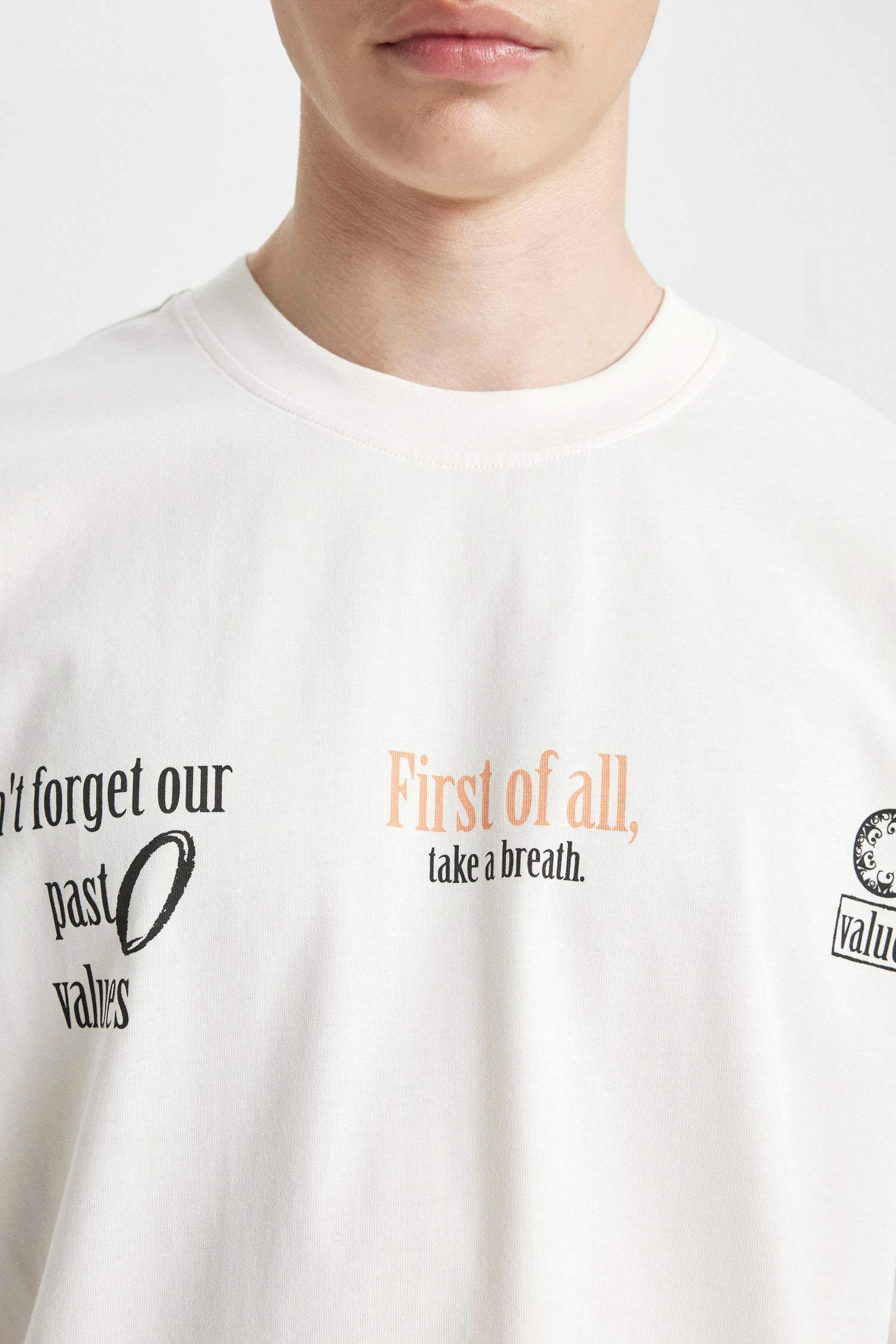 Comfort Fit Crew Neck Printed Short Sleeve T-Shirt