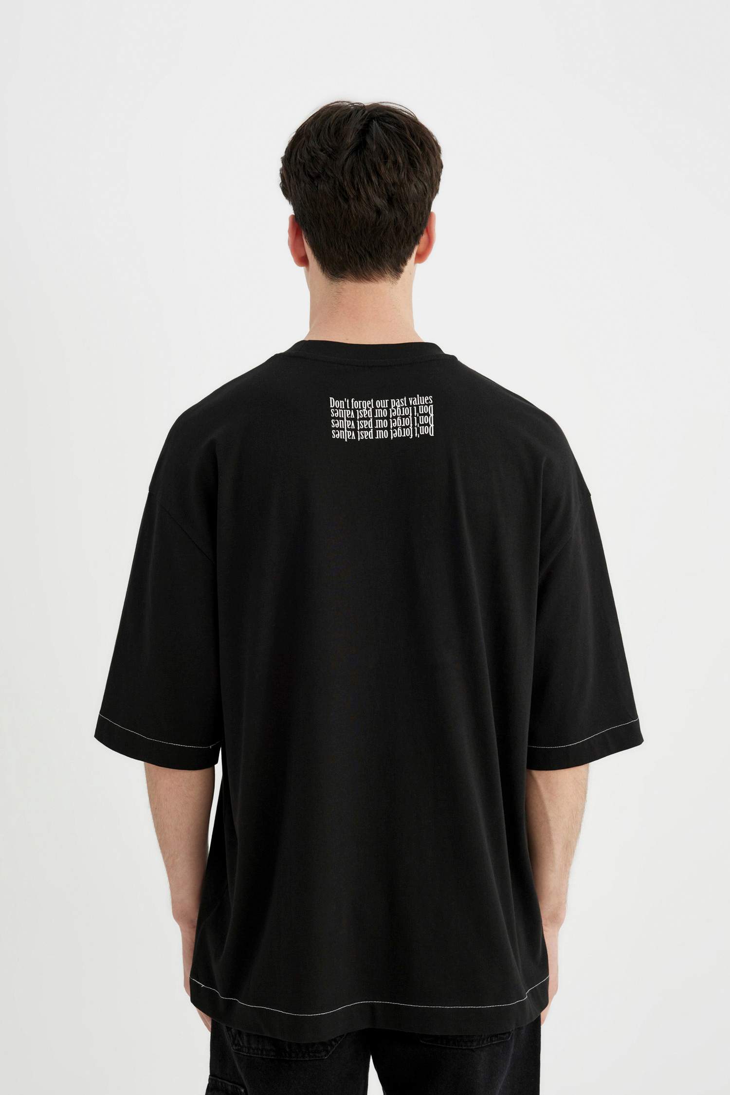 Loose Fit Crew Neck Back Printed Short Sleeve T-Shirt