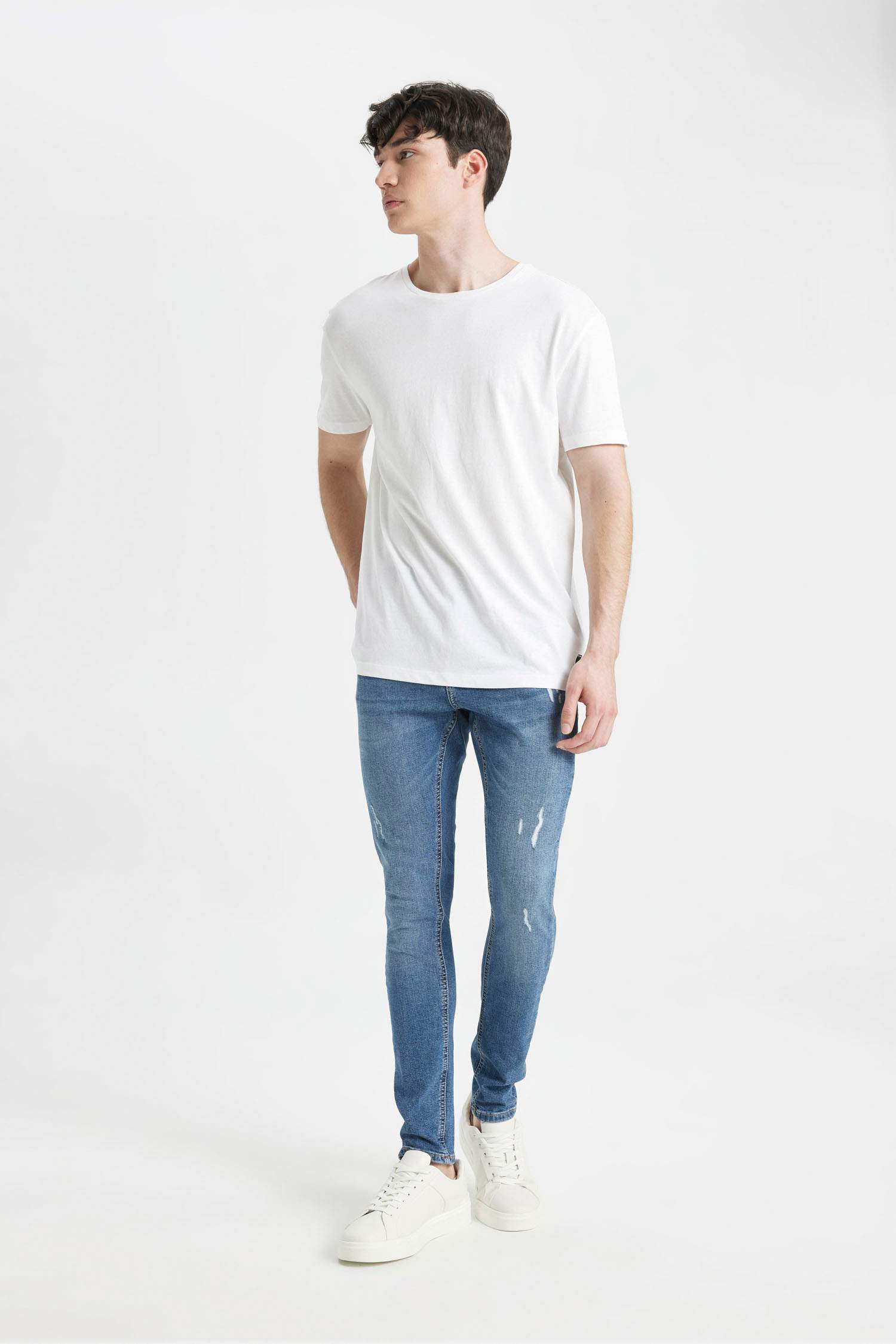 Super Skinny Fit Ripped Detailed Trousers