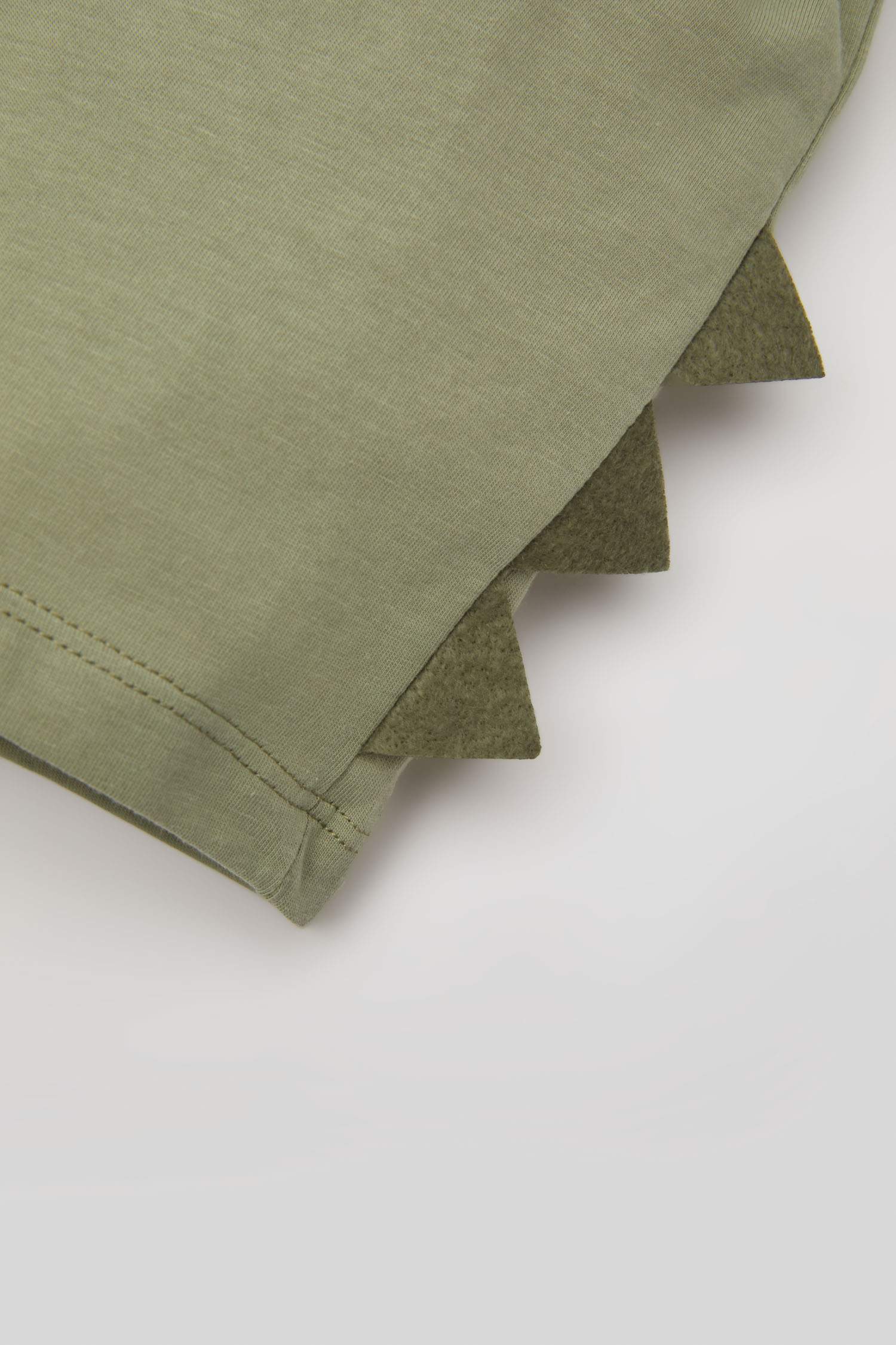 طقم ولادي تيشيرت وشورت بطبعة ديناصور - قطعتين