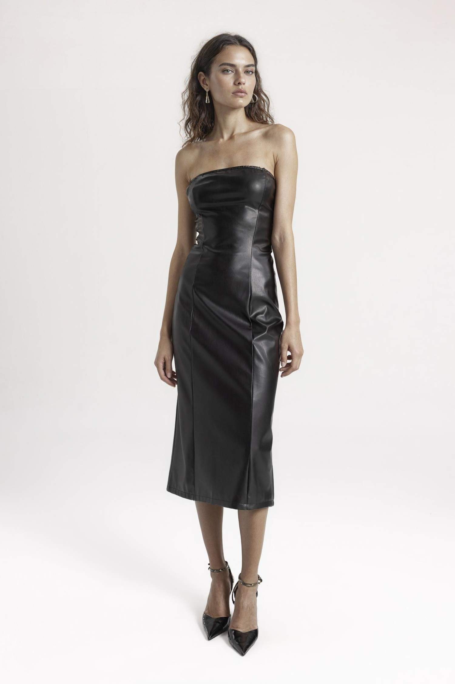 فستان ميدي نص ردن جلد صناعي بوديكون بدون حمالات