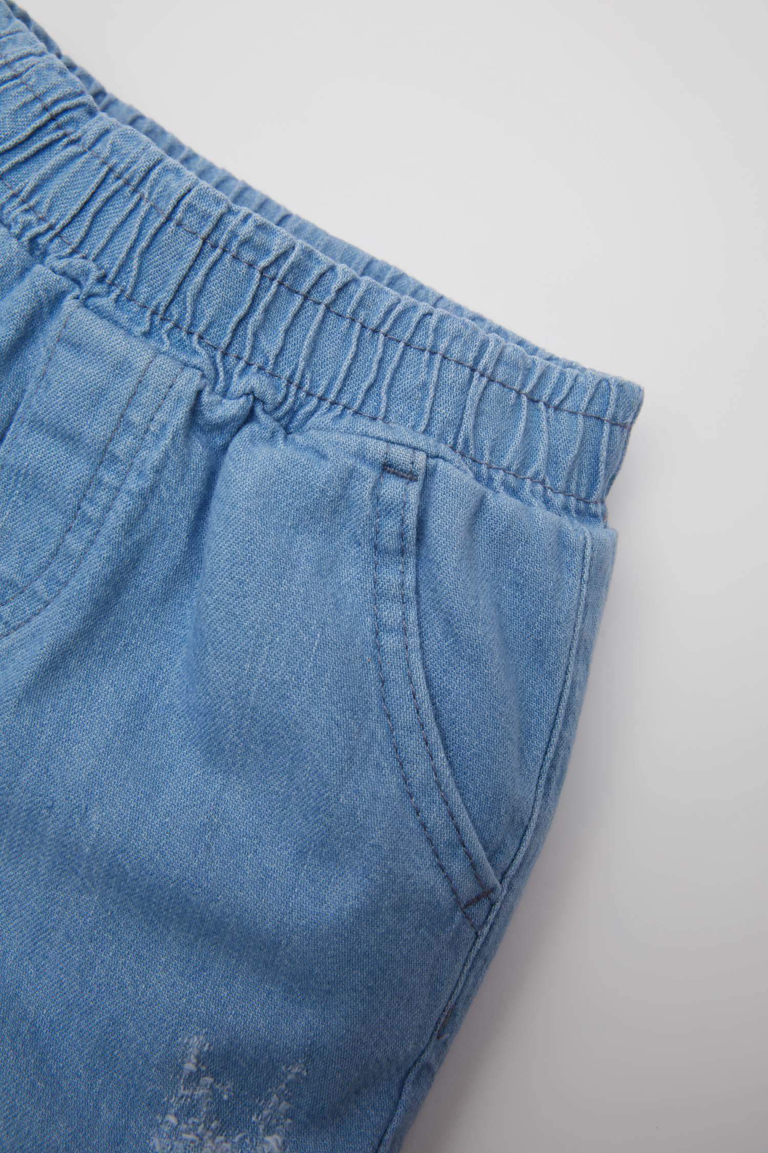 Erkek Bebek Etiket Baskılı Jean Şort