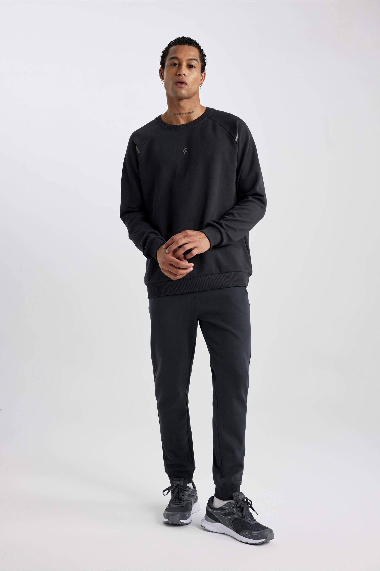 سويت شيرت قصة عادية من قماش سكوبا من DeFactoFit