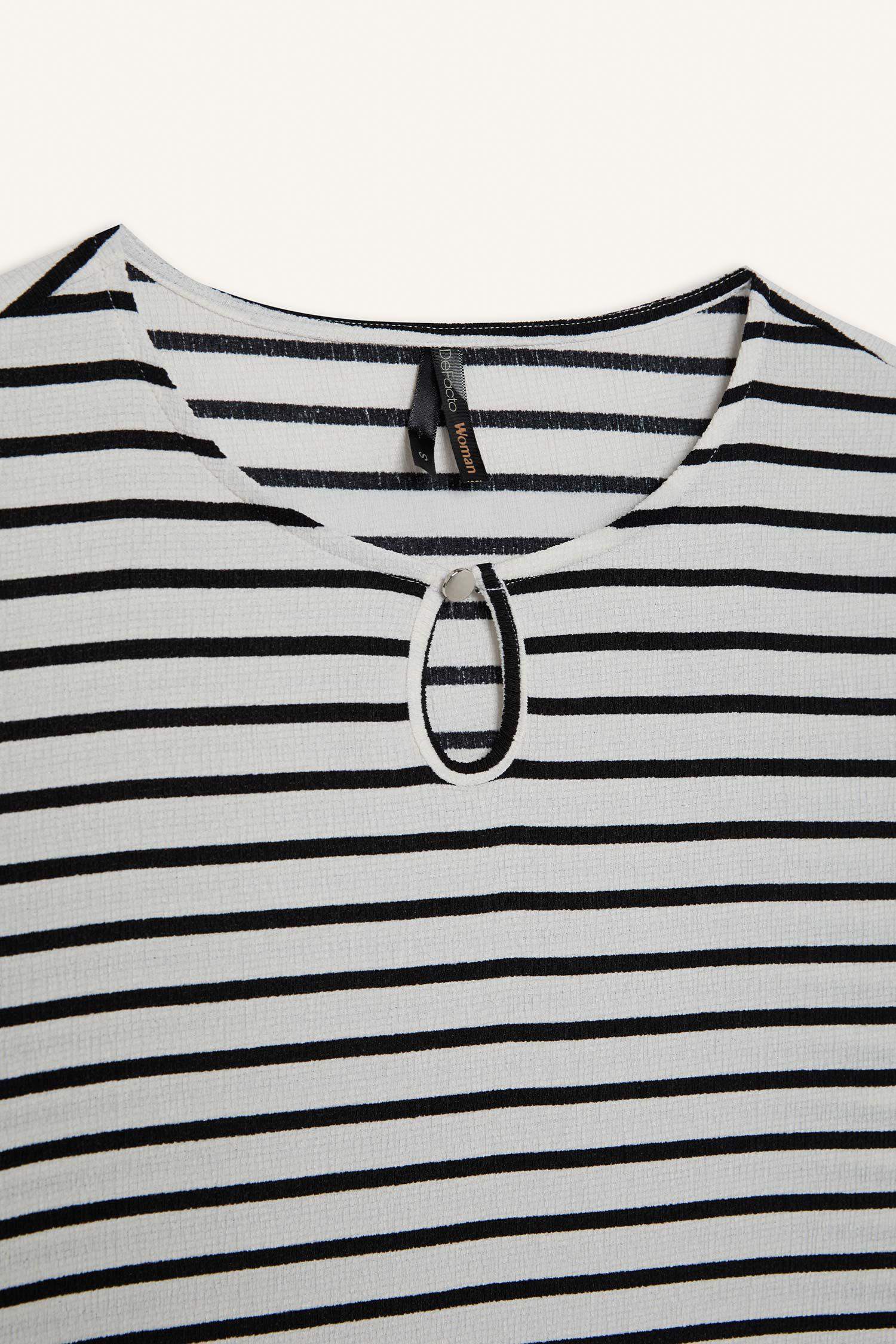 Regular Fit Bisiklet Yaka Çizgili Bürümcük Kısa Kollu Tişört