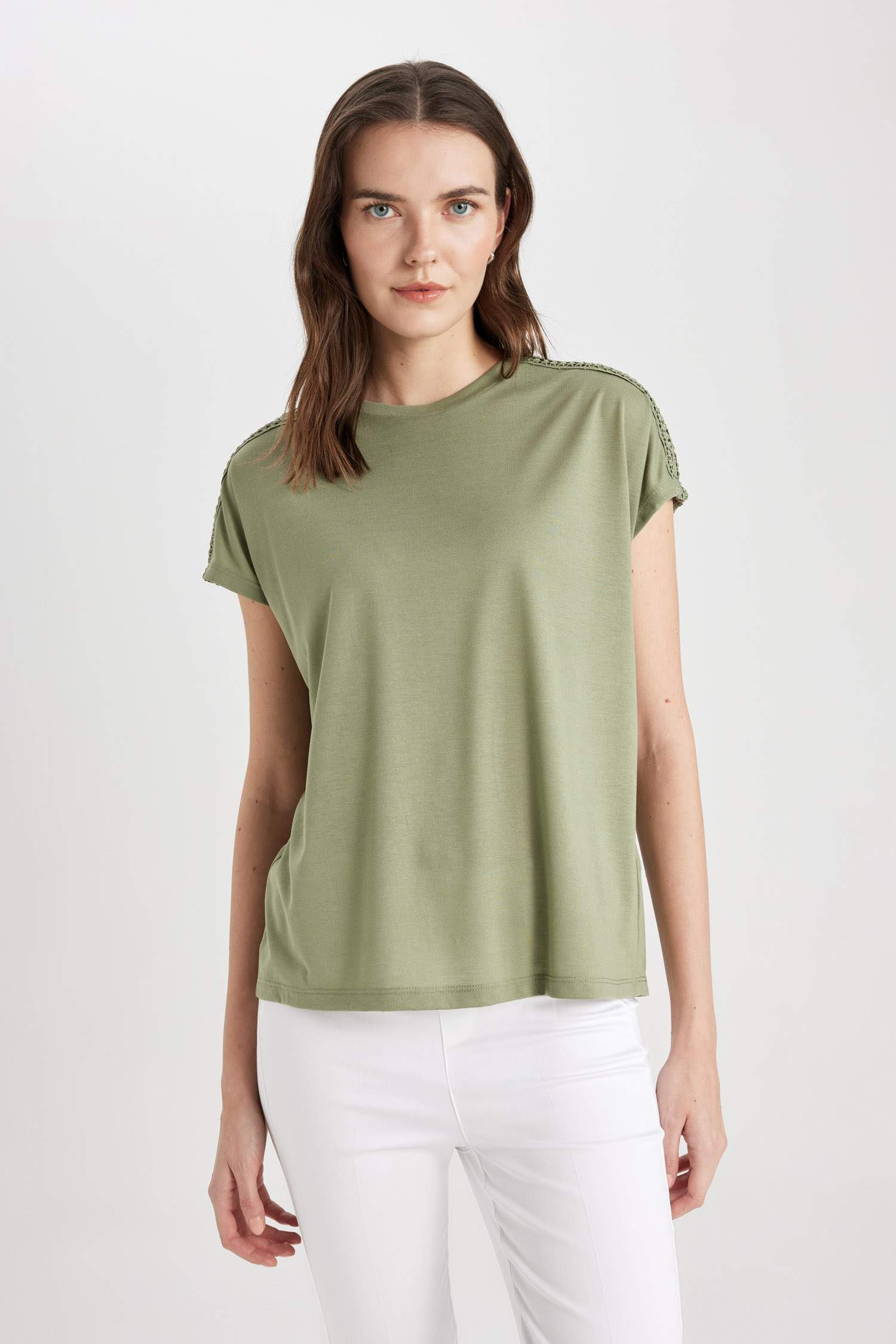 T-Shirt à Col rond et Manches Courtes